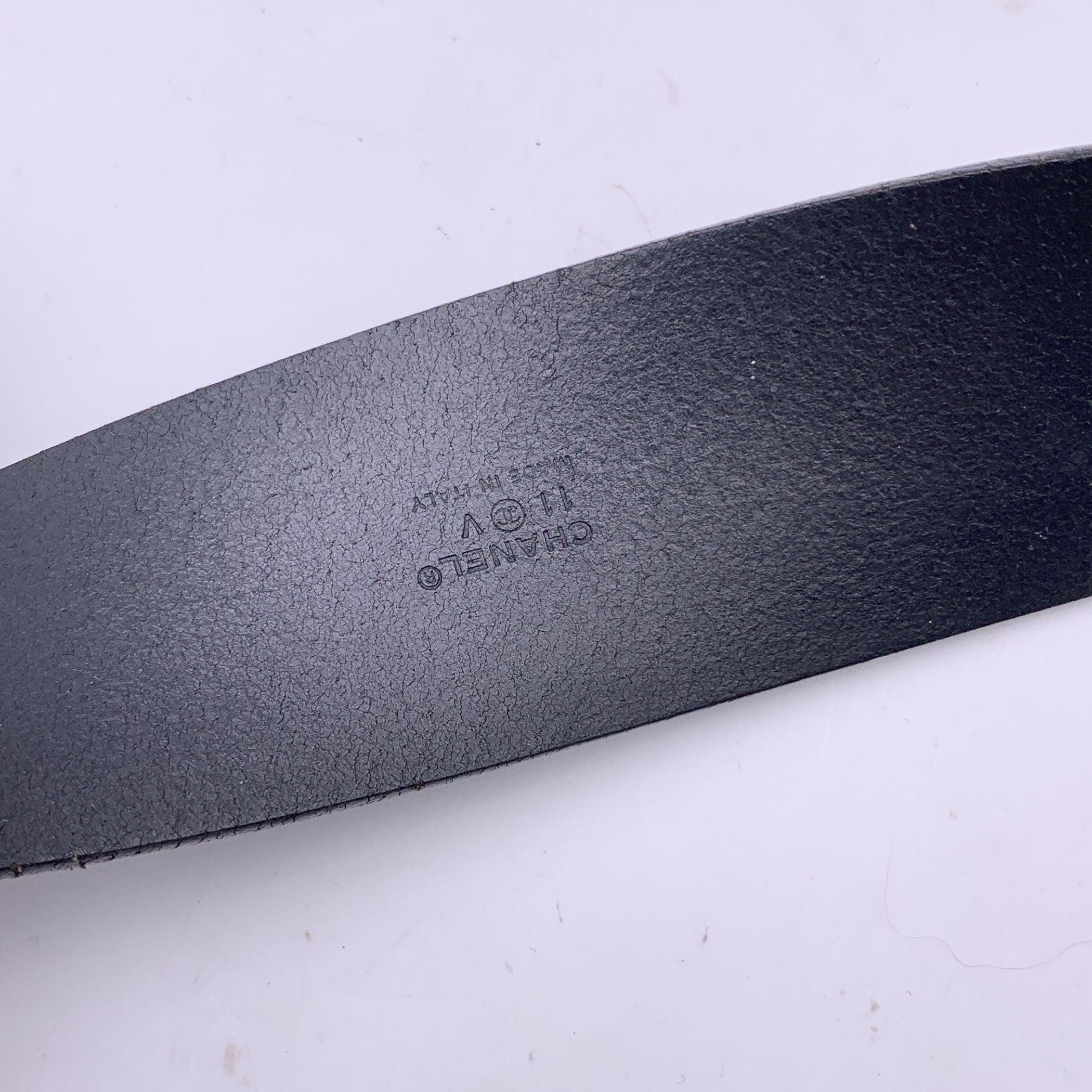 Chanel Black Leather Silver CC Logo Buckle Belt Size 85/34 For Sale 2