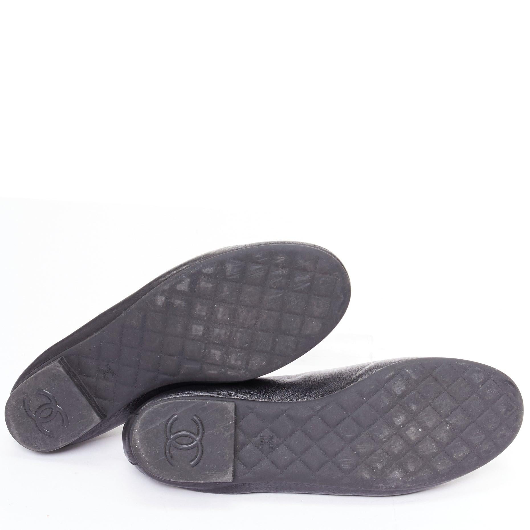 Chanel pelle nera argento logo CC camelia mocassino piatto EU36.5 in vendita 6