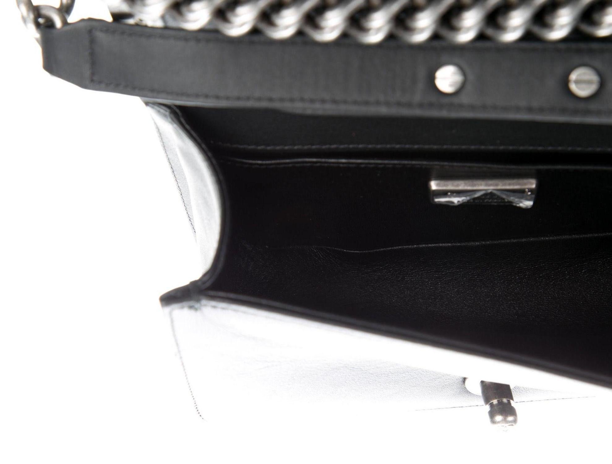 Chanel Cuir Noir Argent Or Serpent Exotique Petit sac à bandoulière à rabat Excellent état à Chicago, IL