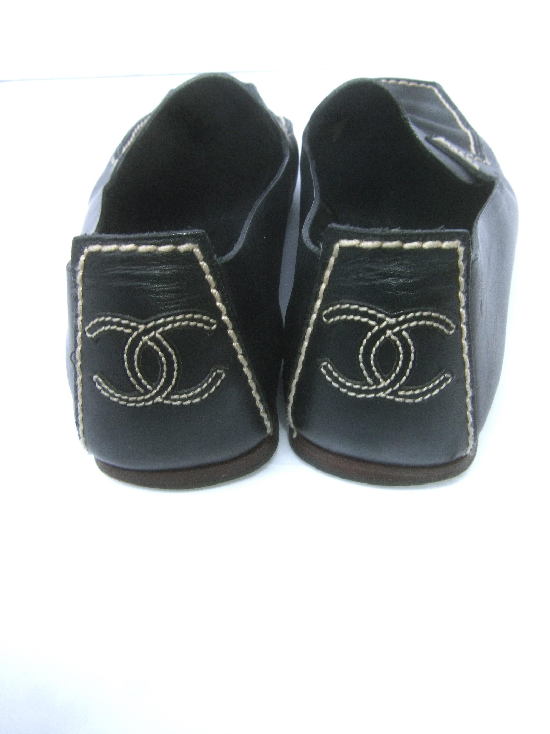 Women's Chanel Black Leather Slip On Italian Low Heel Flats Size 38.5 c 1990s