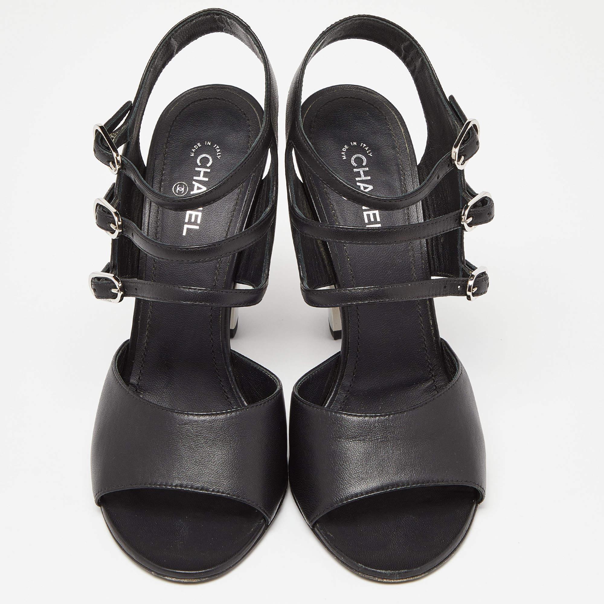Chanel Black Leather Strappy Buckle Sandals Size 39 In Excellent Condition In Dubai, Al Qouz 2