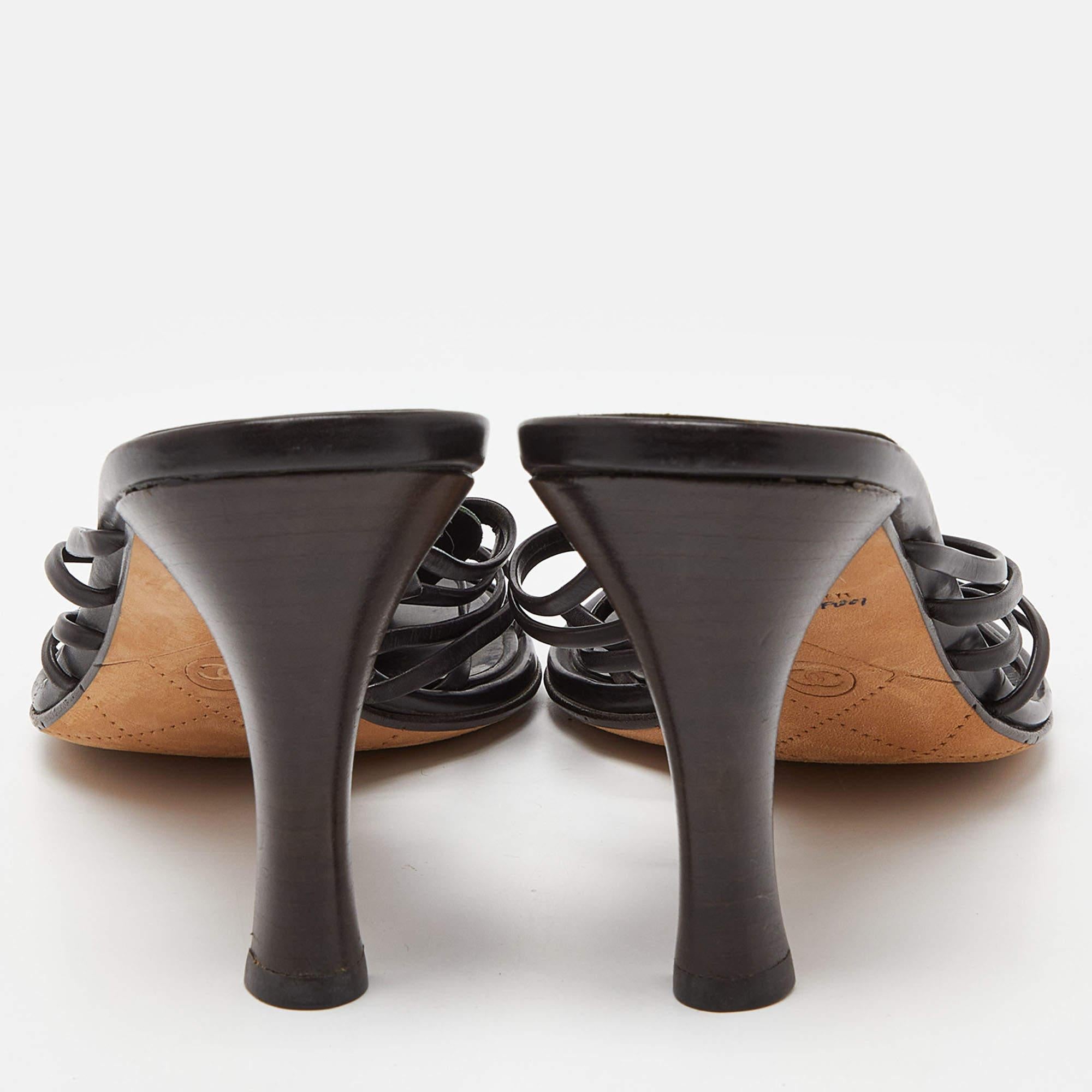 Chanel Black Leather Strappy Slides Sandals Size 41 For Sale 1