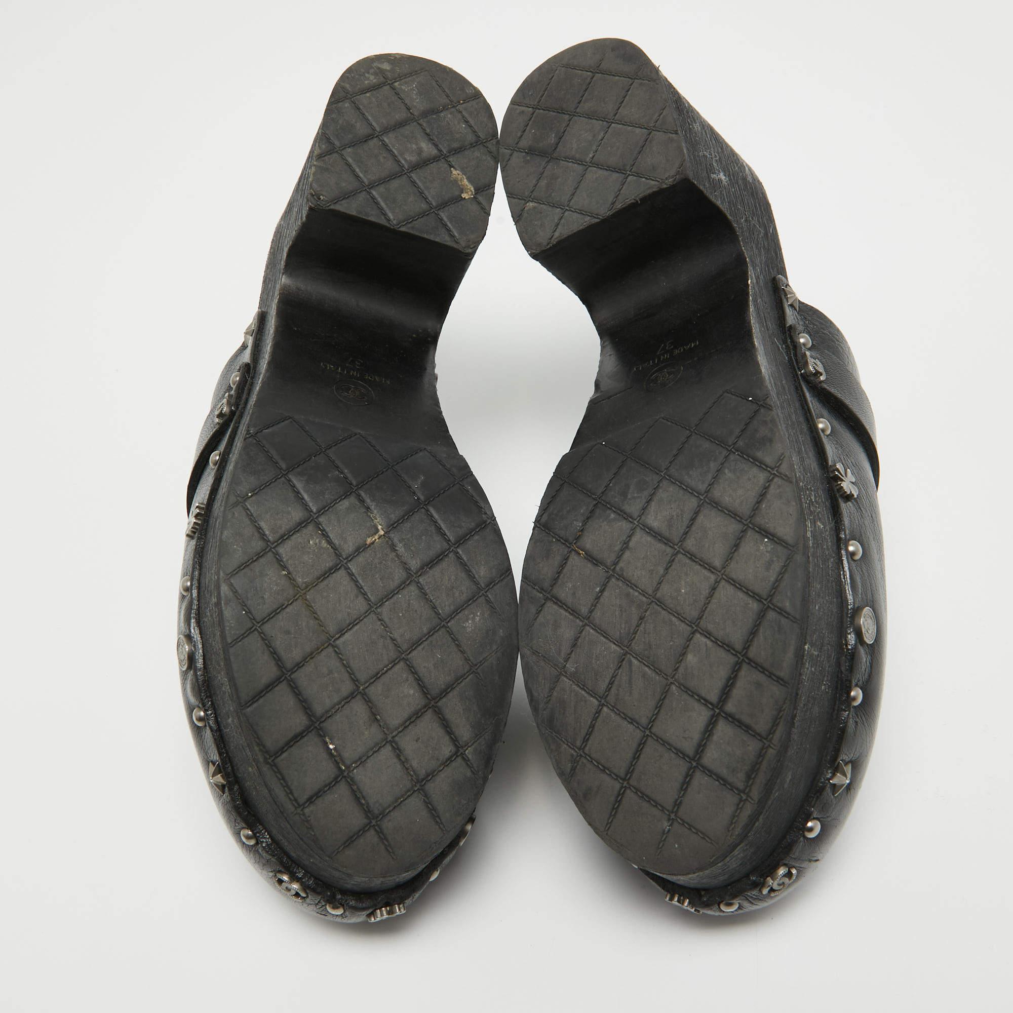 Women's Chanel Black Leather Studded Platform Clogs Size 37 For Sale