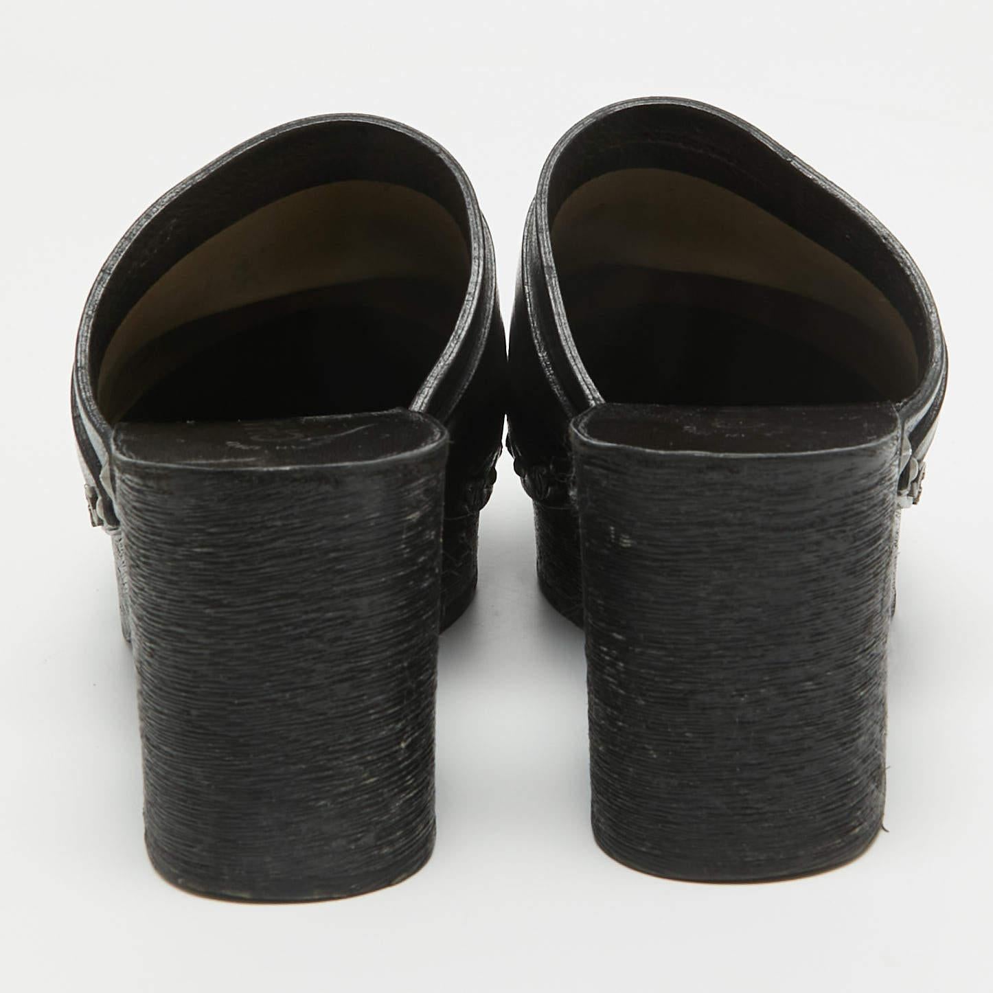 Chanel Black Leather Studded Platform Clogs Size 37 For Sale 1