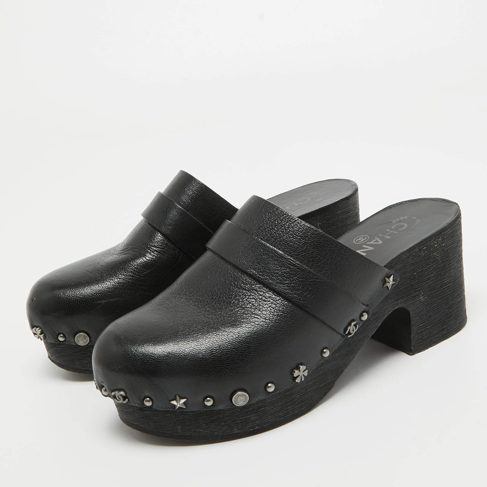 Chanel Black Leather Studded Platform Clogs Size 37 For Sale 2