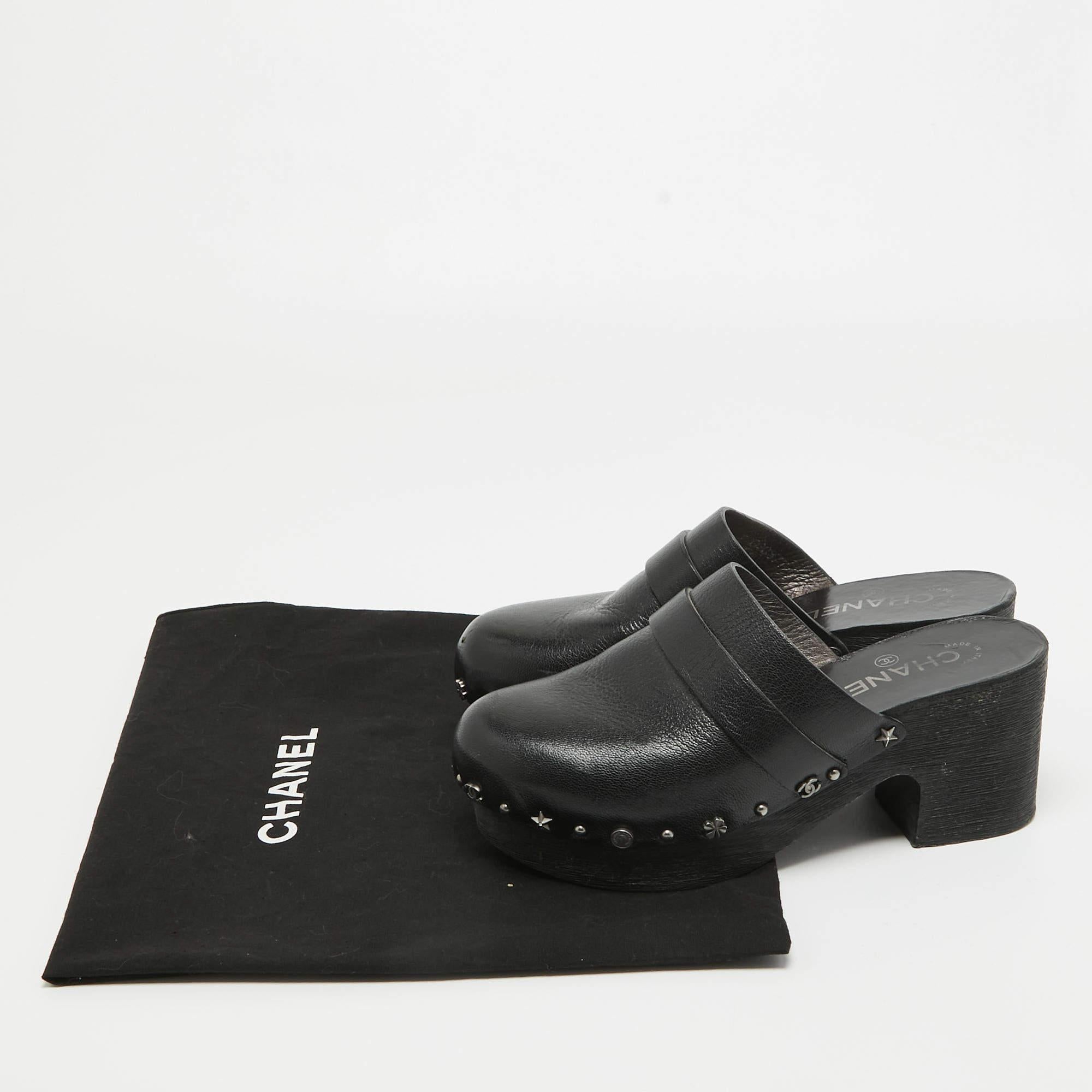 Chanel Black Leather Studded Platform Clogs Size 37 For Sale 3