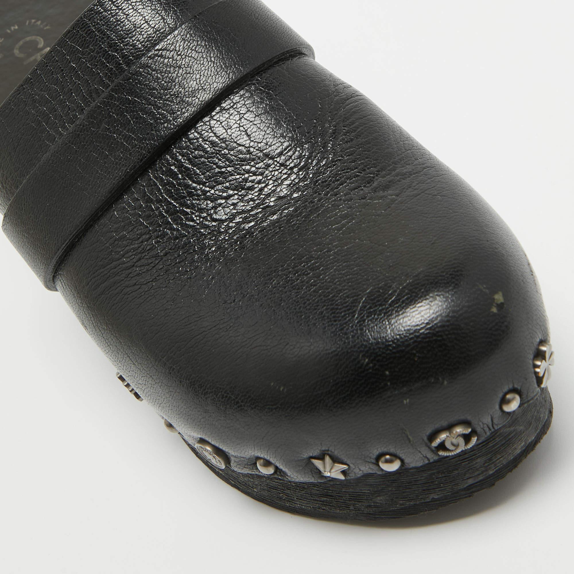 Chanel Black Leather Studded Platform Clogs Size 37 For Sale 4
