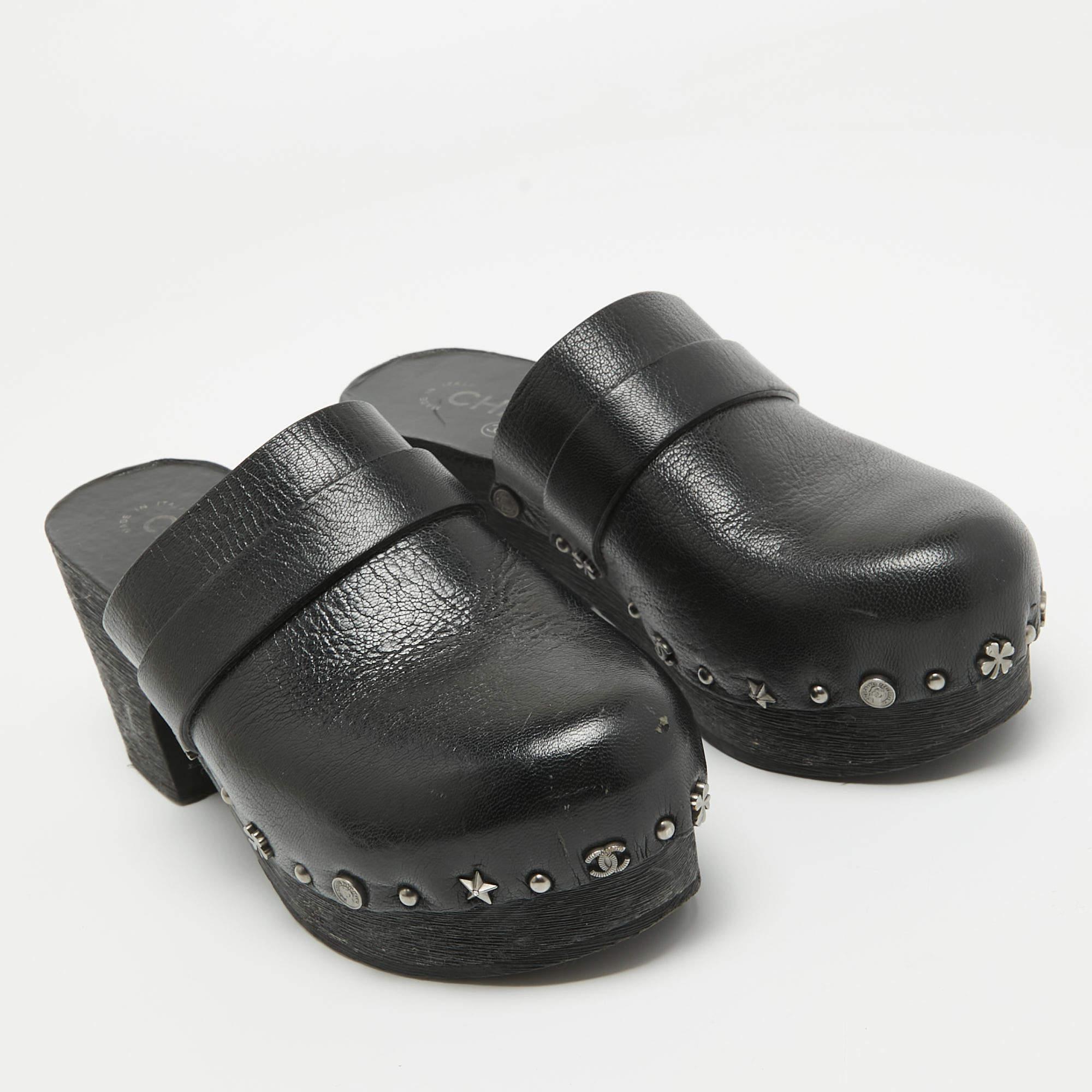 Chanel Black Leather Studded Platform Clogs Size 37 For Sale 5