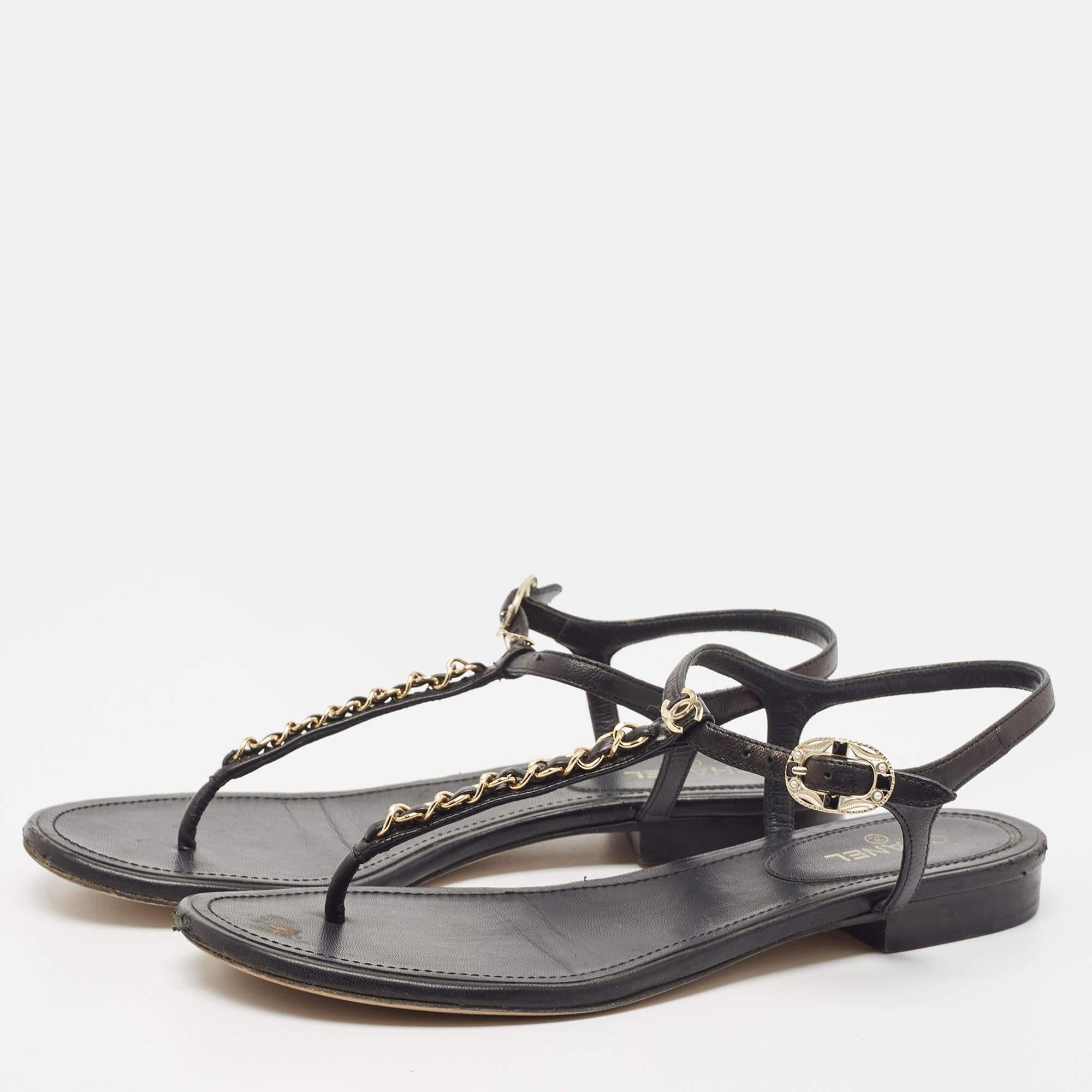 Chanel Black Leather T-Strap Flat Thong Sandals Size 39 For Sale 4