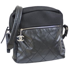 Chanel bolso / mochila textil de cuero negro