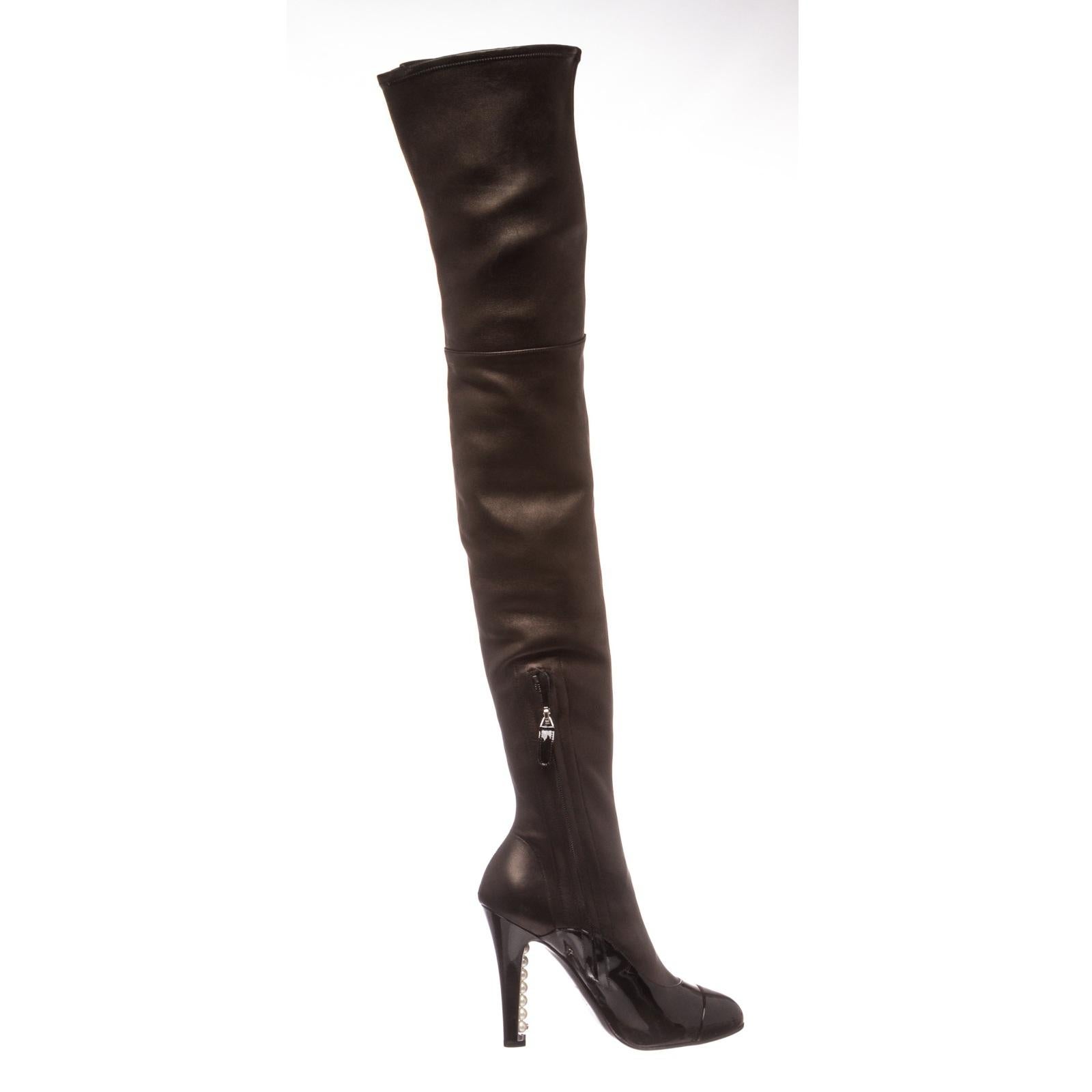 Chanel Schwarz Leder Oberschenkelhohe Perlenabsatz Stiefel Heels 38.5 Damen