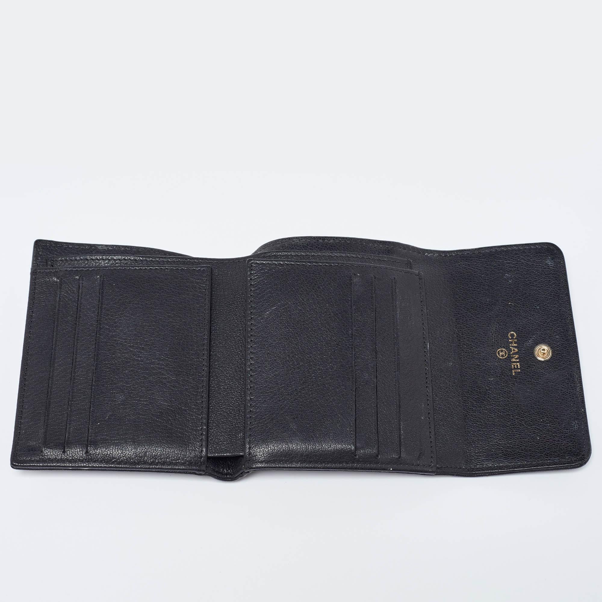 This gorgeous wallet from the house of Chanel is crafted from leather. Styled with the iconic CC logo on the flap the wallet is equipped with enough space to carry your necessities. It is a stylish and functional accessory that adds luxe ease to