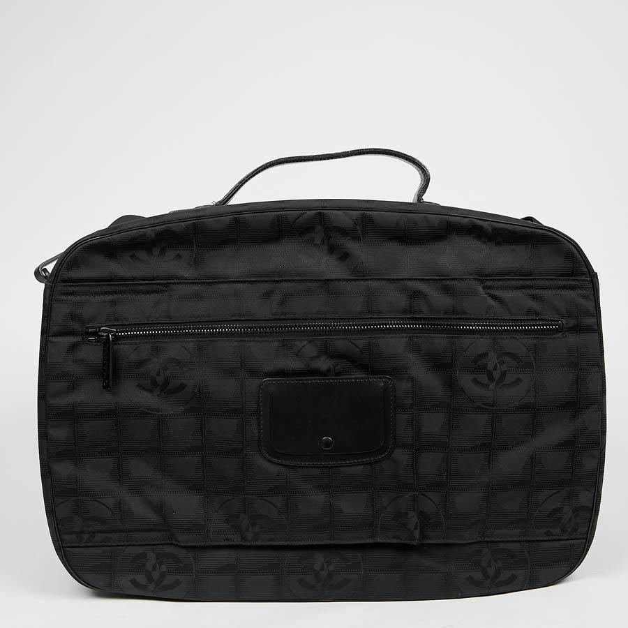 CHANEL Black Leather Vanity Case In Excellent Condition In Paris, FR
