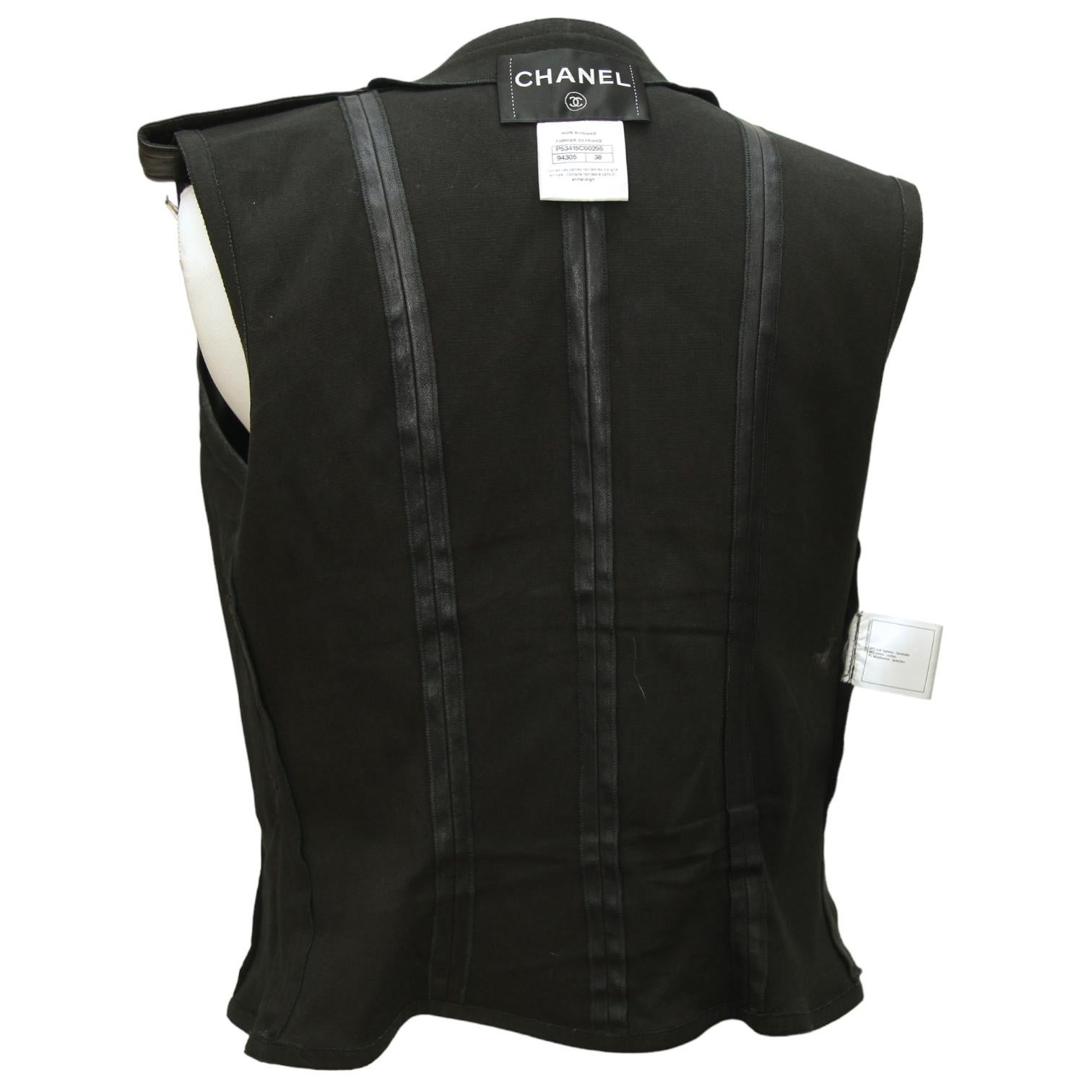 CHANEL Chaleco de piel negro Chaleco de piel de cordero sin mangas Botones Bolsillos 38 2016 en venta 6