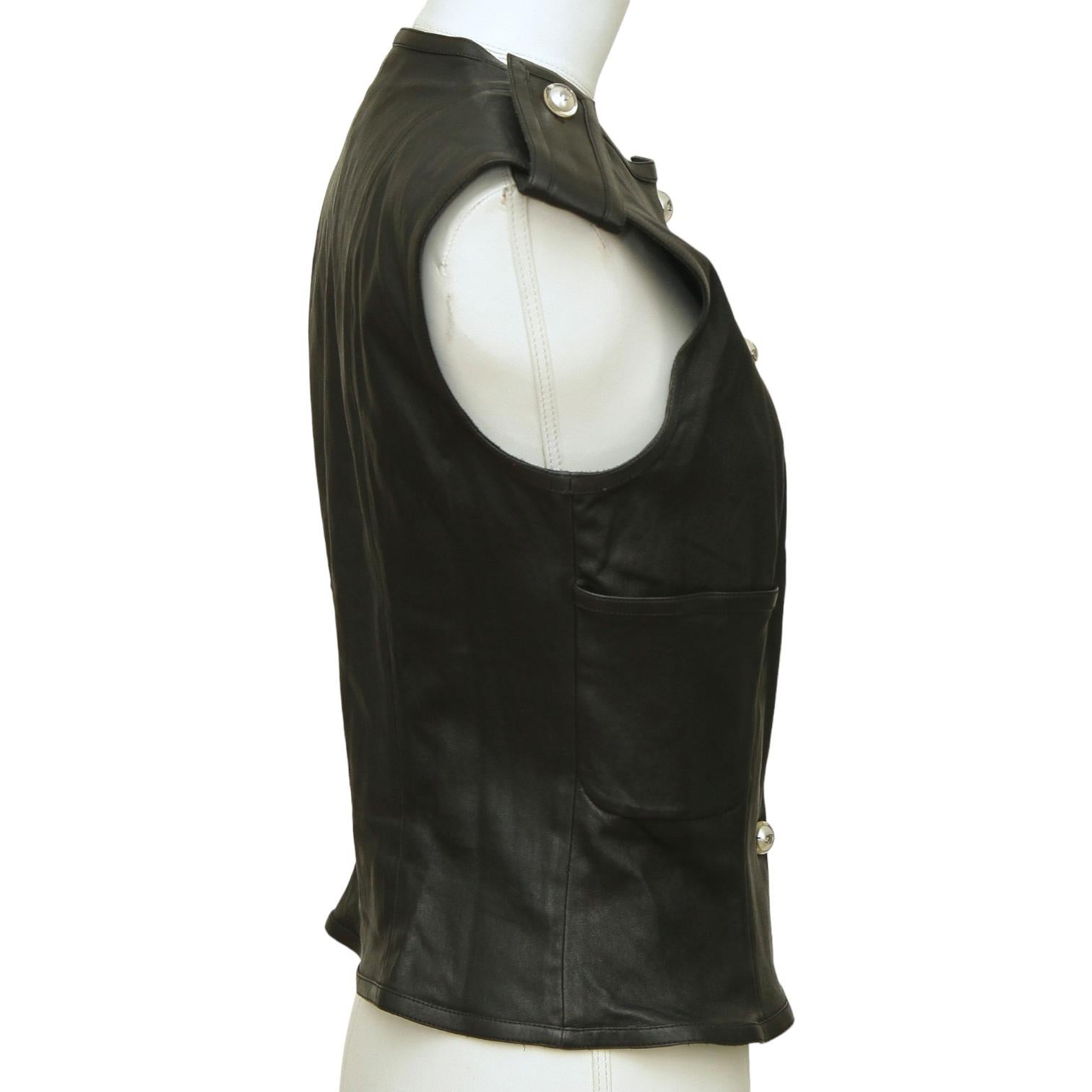 De las mujeres CHANEL Chaleco de piel negro Chaleco de piel de cordero sin mangas Botones Bolsillos 38 2016 en venta