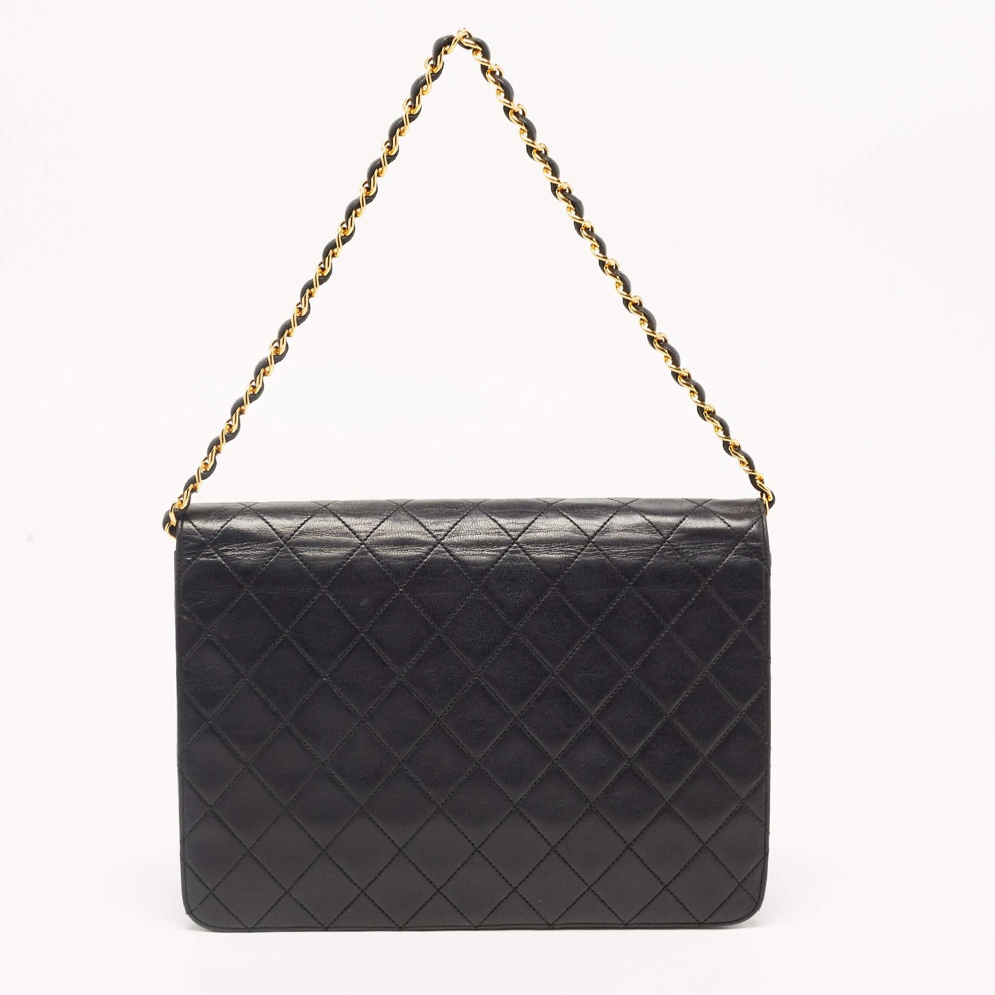 Chanel Black Leather Vintage CC Square Flap Shoulder Bag For Sale 1