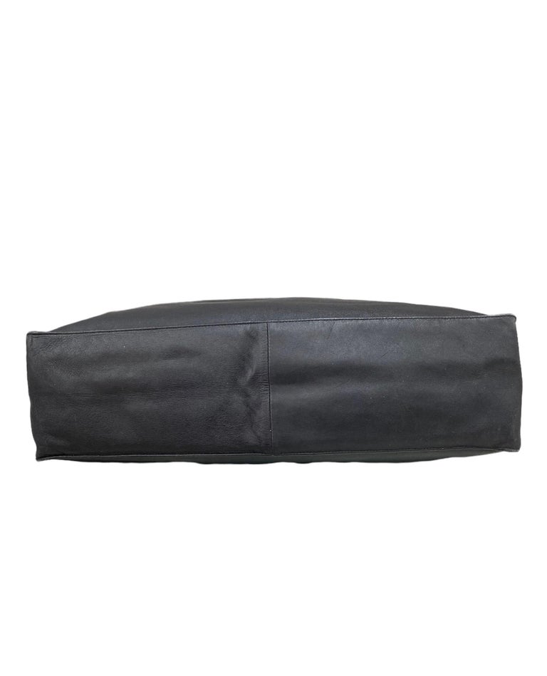 Chanel Black Leather Vintage Shoulder Bag For Sale 3