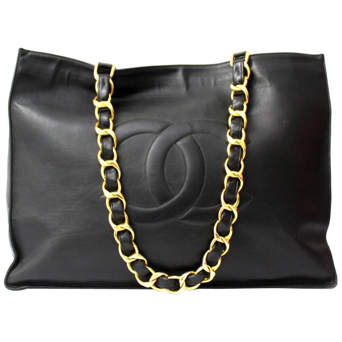 Chanel Black Leather Vintage Shoulder Bag