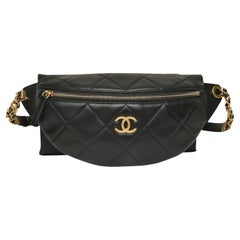 CHANEL Schwarzes Leder WAIST BAG Gestepptes Lammfell Gürtelkette Glieder Gold HW 24S 2024