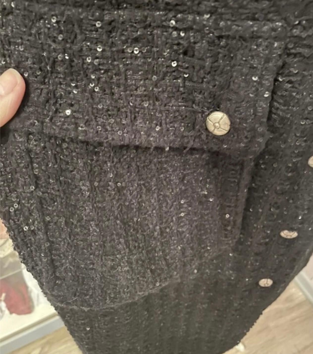 Stunning Chanel black lesage tweed coat with littlest sequin embellishment.
CC logo buttons
Size mark 42 FR. Only tried once, condition is pristine.