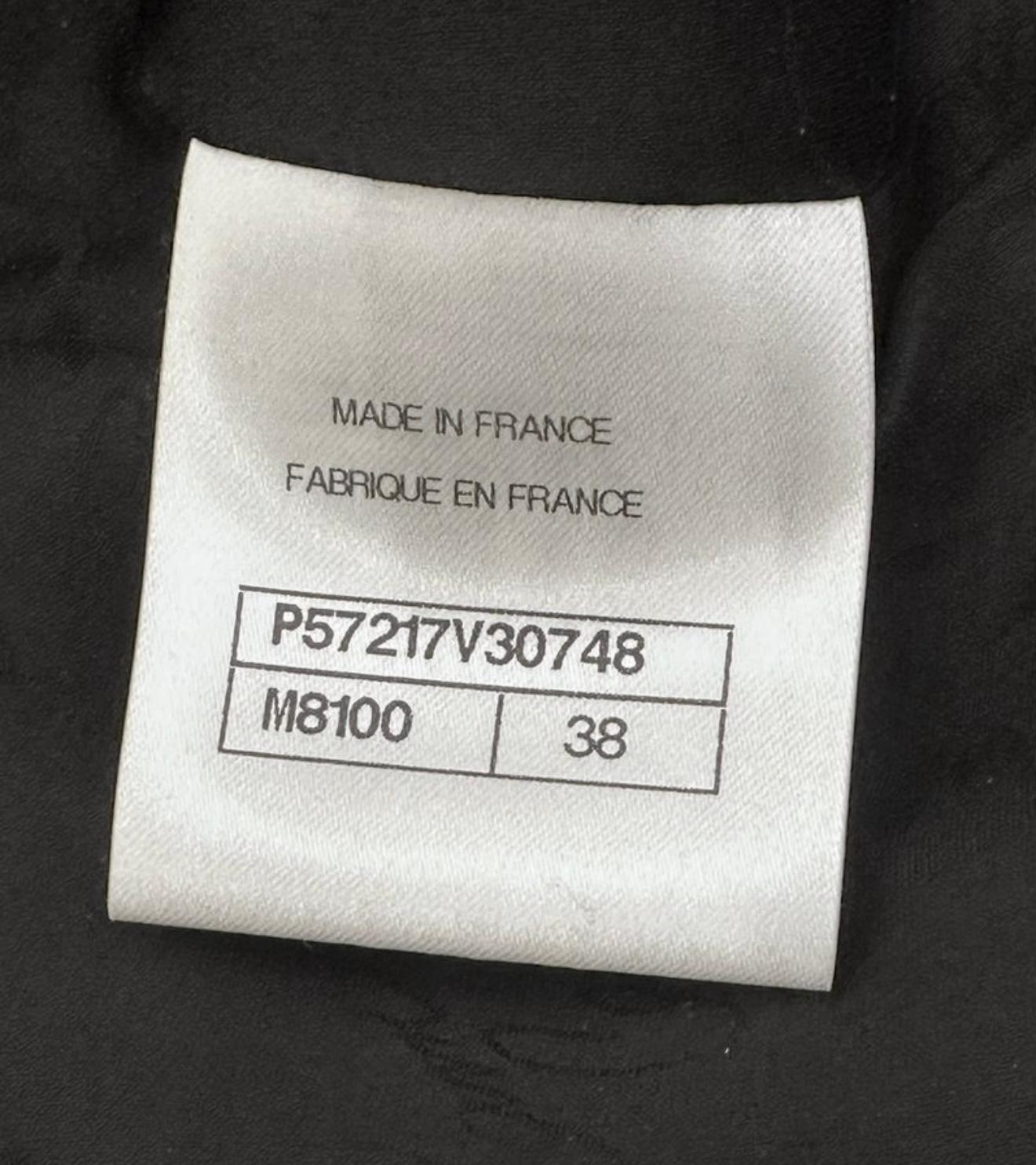 Chanel Chaqueta de tweed Lesage negra con logotipo 38 FR en venta 8