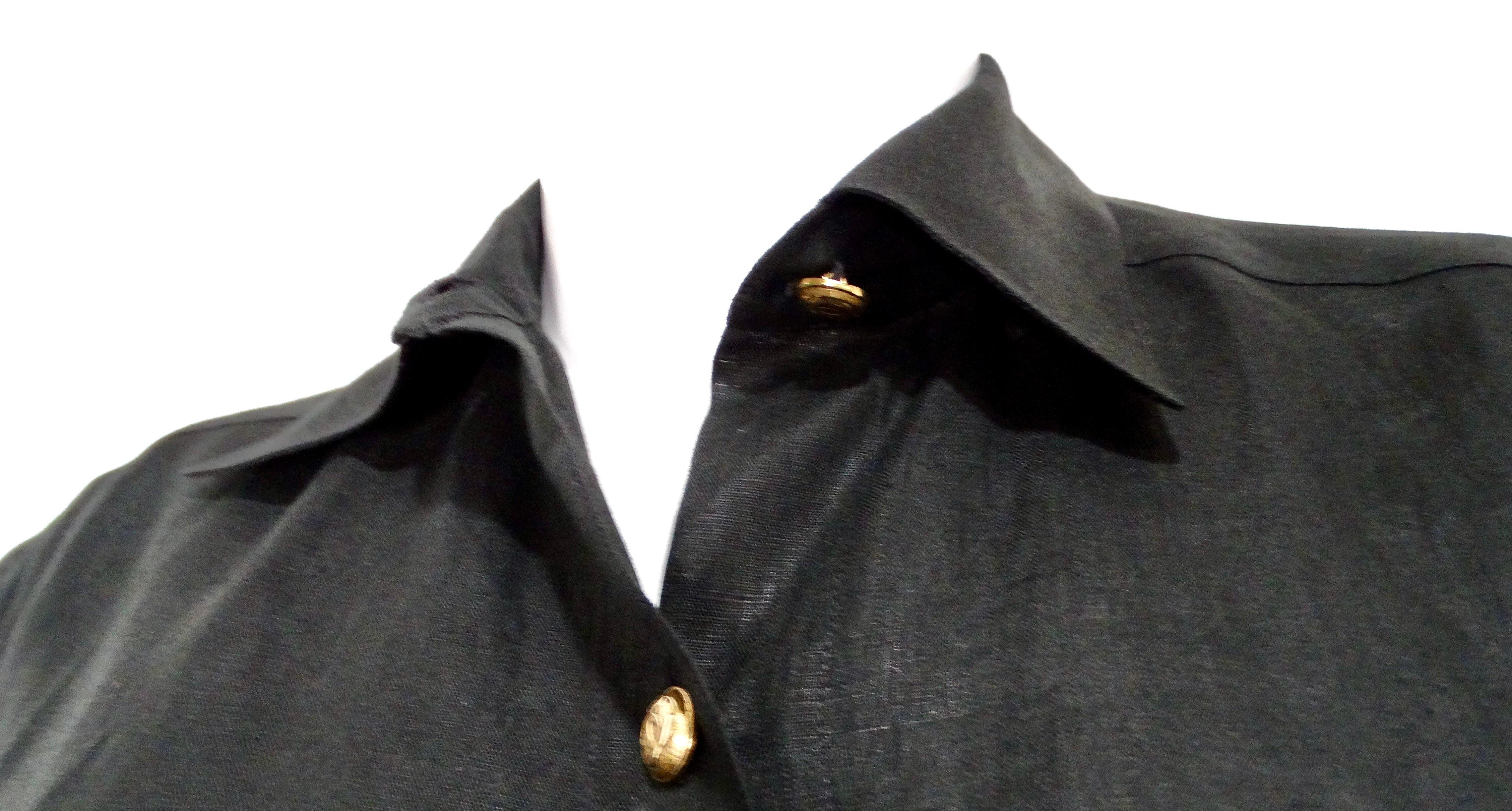 Nero Chanel Camicia a manica corta in lino nero con bottoni a CC intrecciati, circa anni '80 in vendita