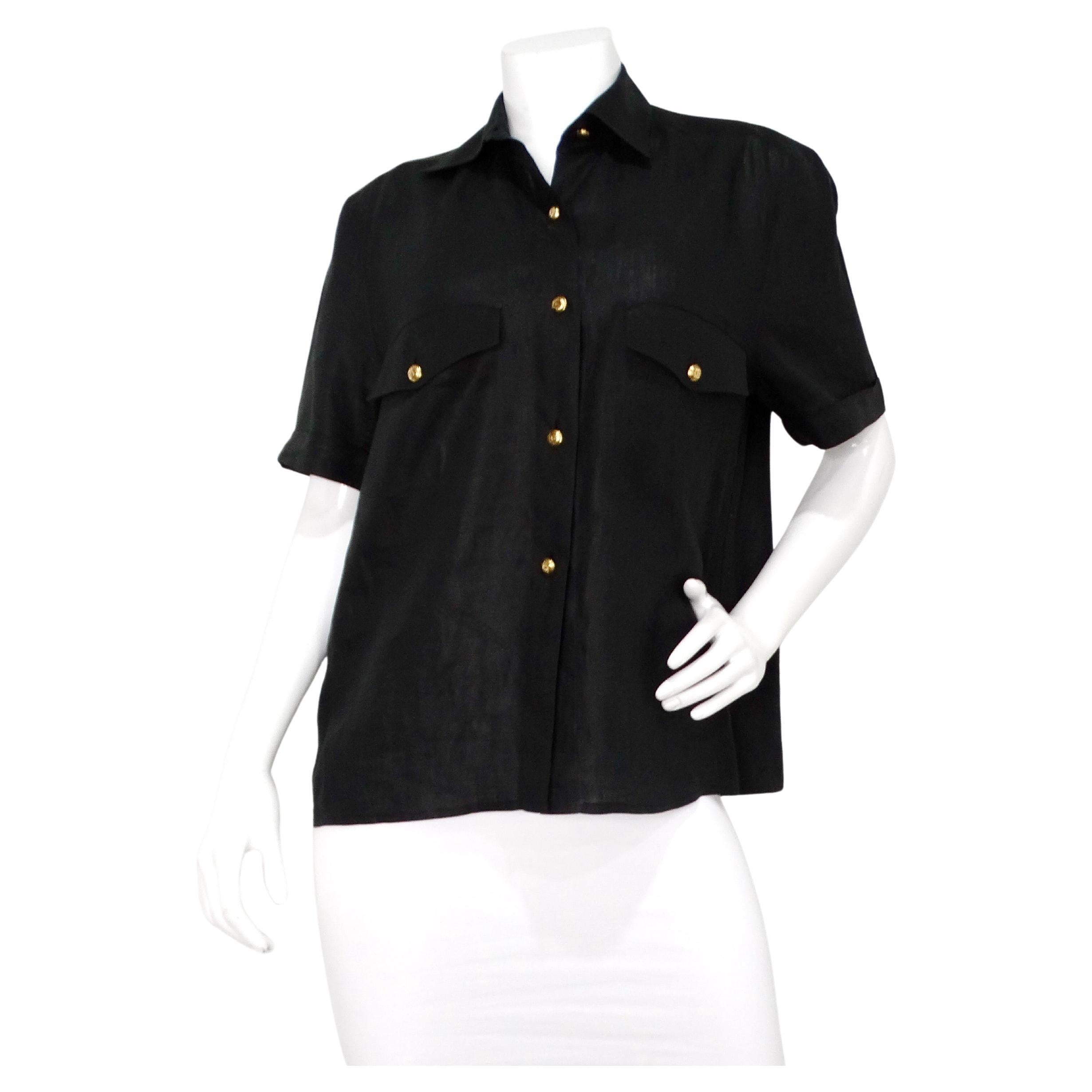 Chanel - Chemise à manches courtes en lin noir avec boutons CC, circa 1980