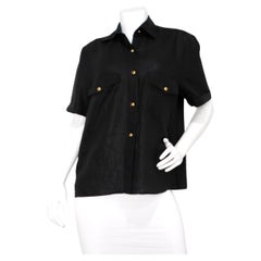 Chanel - Chemise à manches courtes en lin noir avec boutons CC, circa 1980