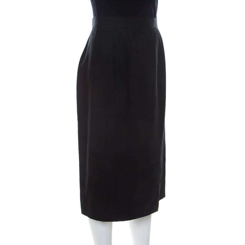 Chanel Black Linen Sheath Skirt L In Good Condition In Dubai, Al Qouz 2