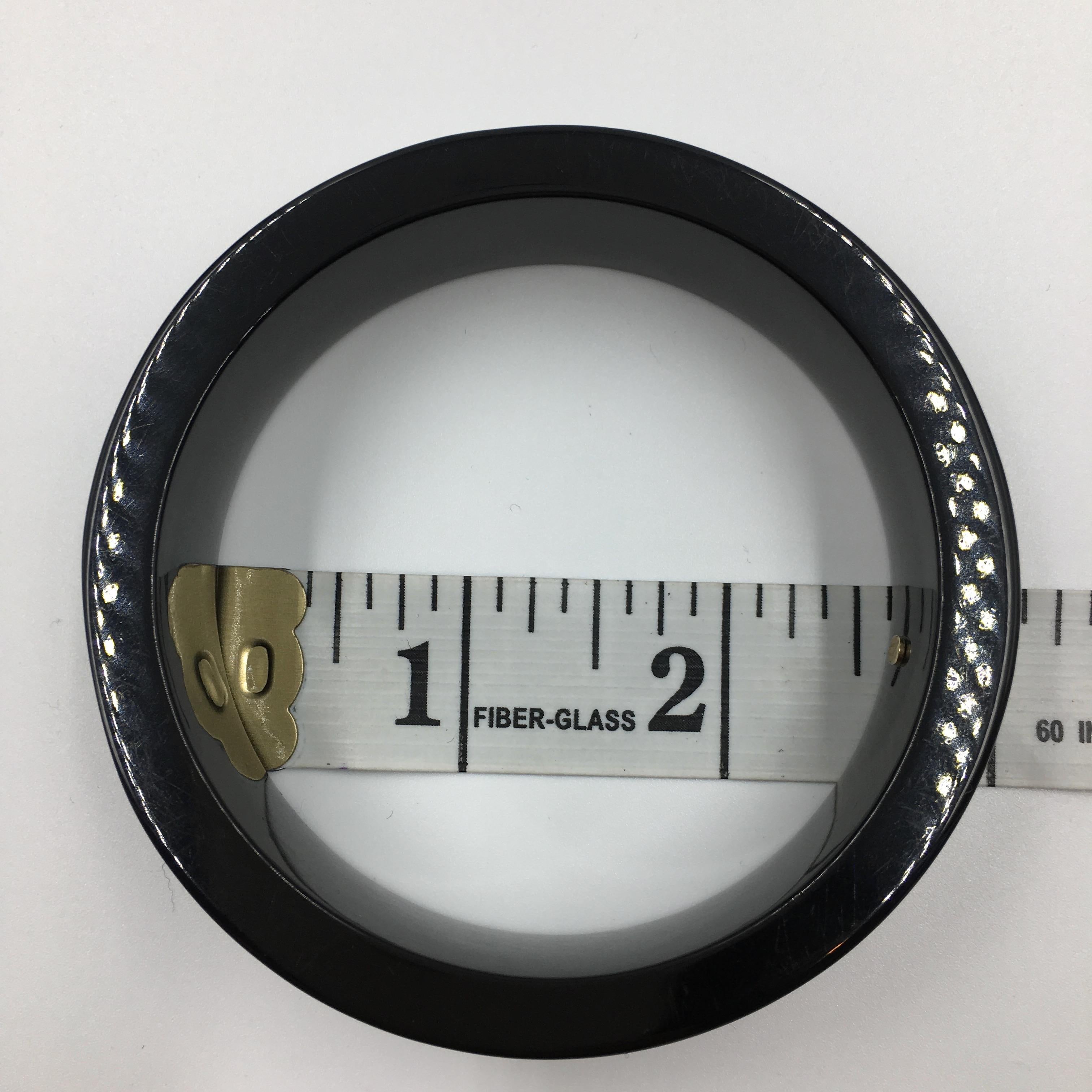 Bracciale con logo nero Chanel - La Mode se Demode. Lo stile Jamais Coco Chanel in vendita 2