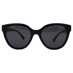 Chanel occhiali da sole neri LOGO BUTTERFLY 5414