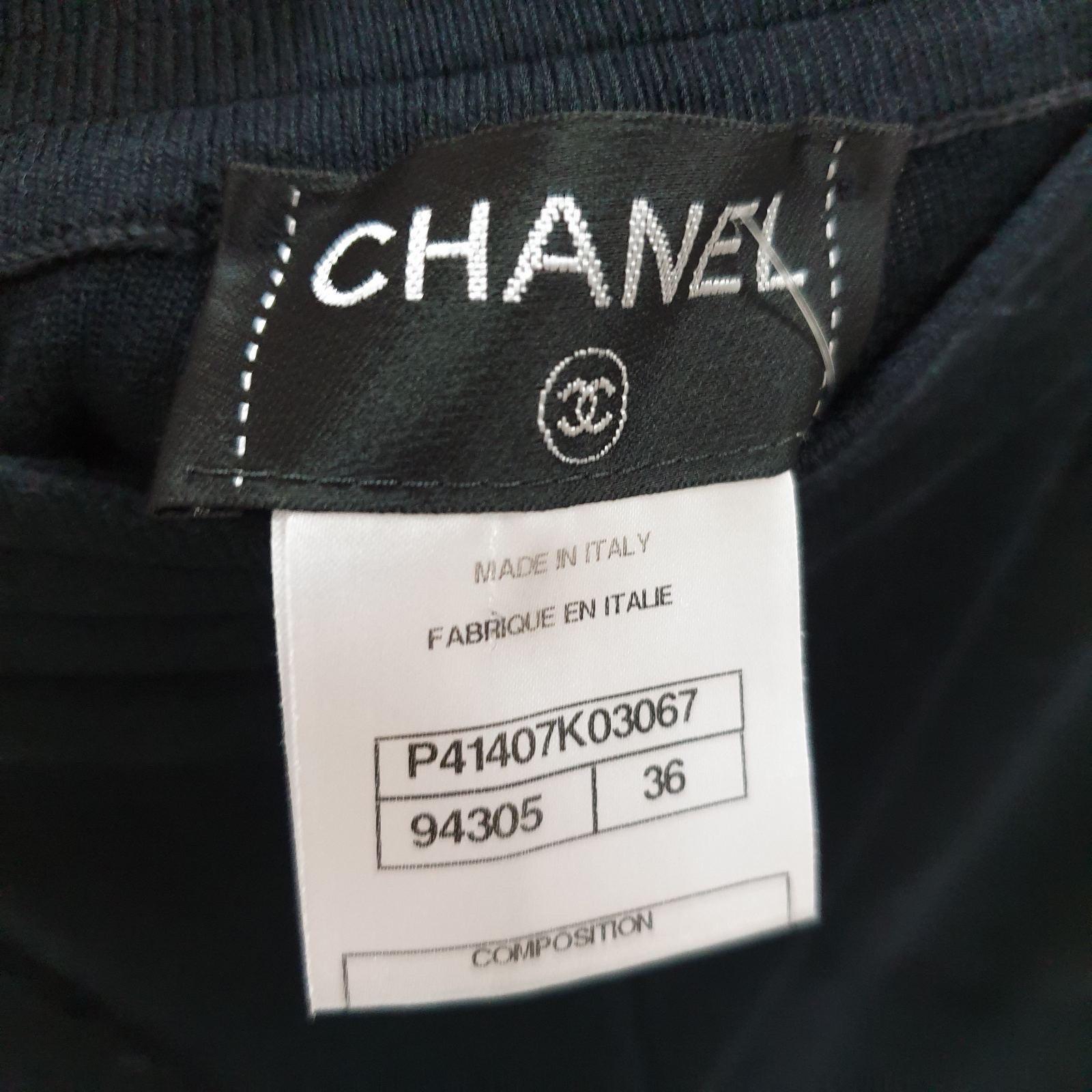 Lange Chanel-Shorts in Schwarz im Angebot 4