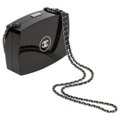 Chanel Schwarz Lucite Minaudiere Clutch Tasche