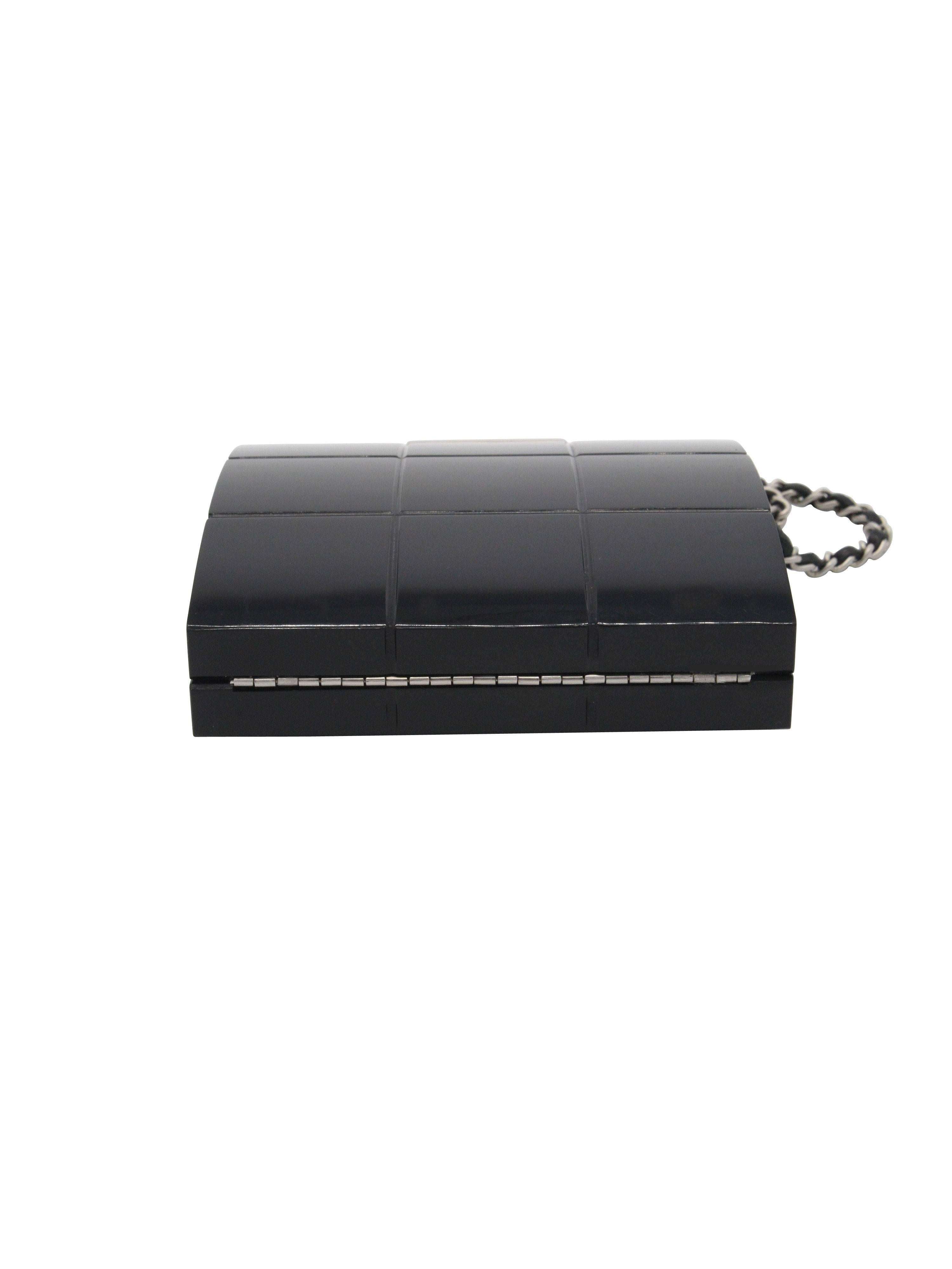 Chanel pochette/bracelet minaudière en lucite noire pour collectionneurs printemps 2002 en vente 3