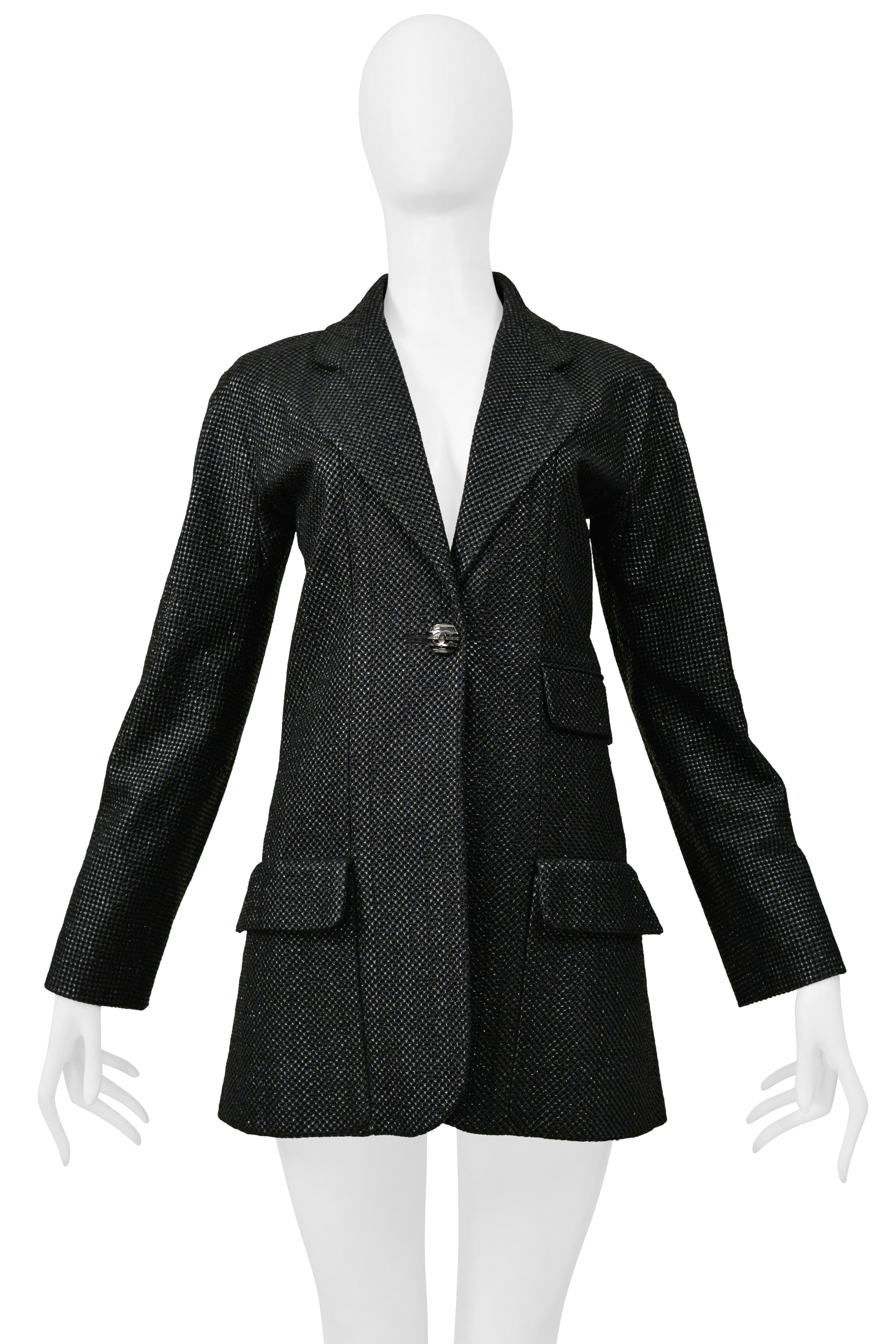Giacca Chanel nera con un bottone in lurex 2011 In condizioni ottime in vendita a Los Angeles, CA