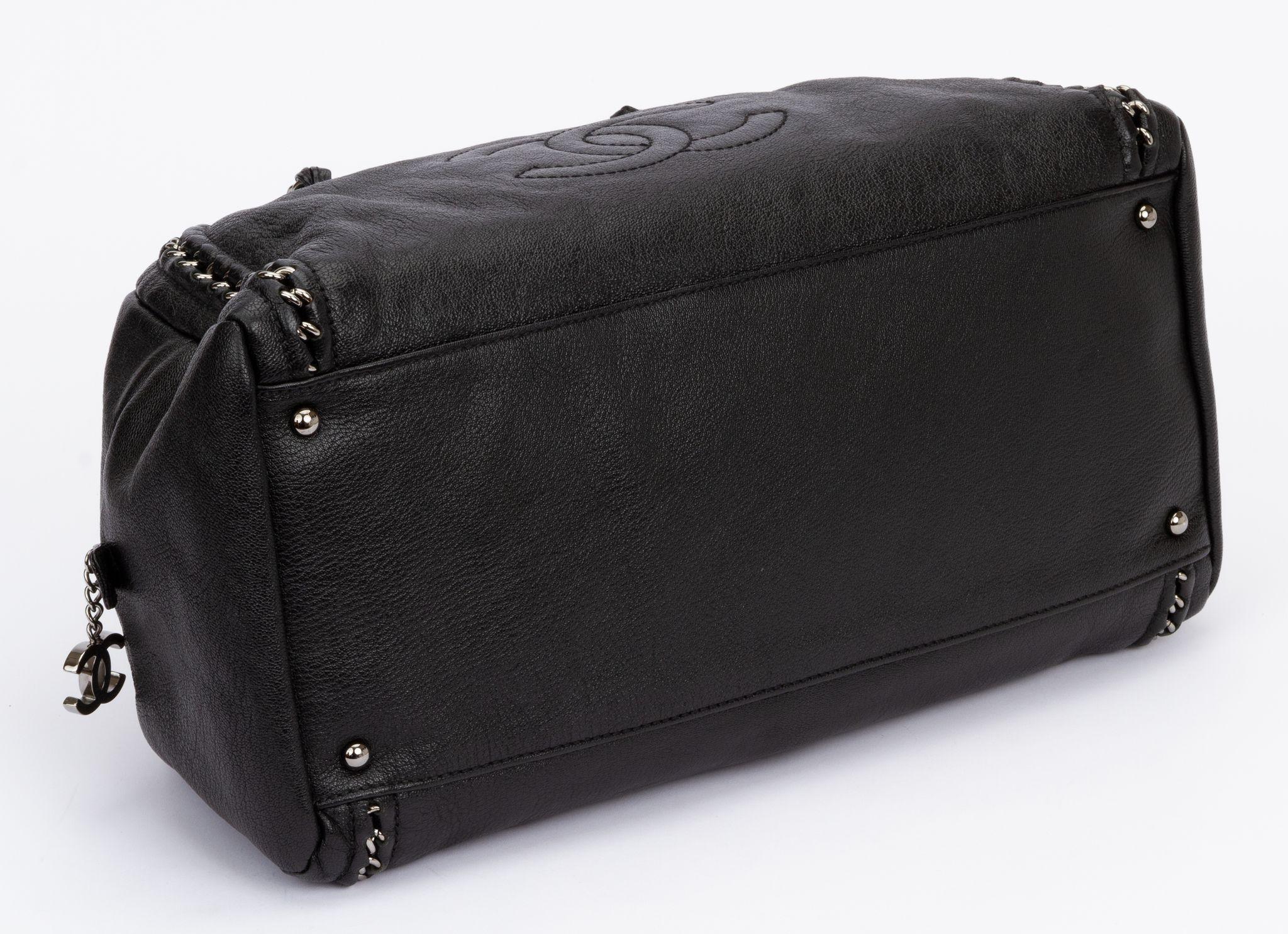 Women's Chanel Black Luxe Ligne Bowler Bag