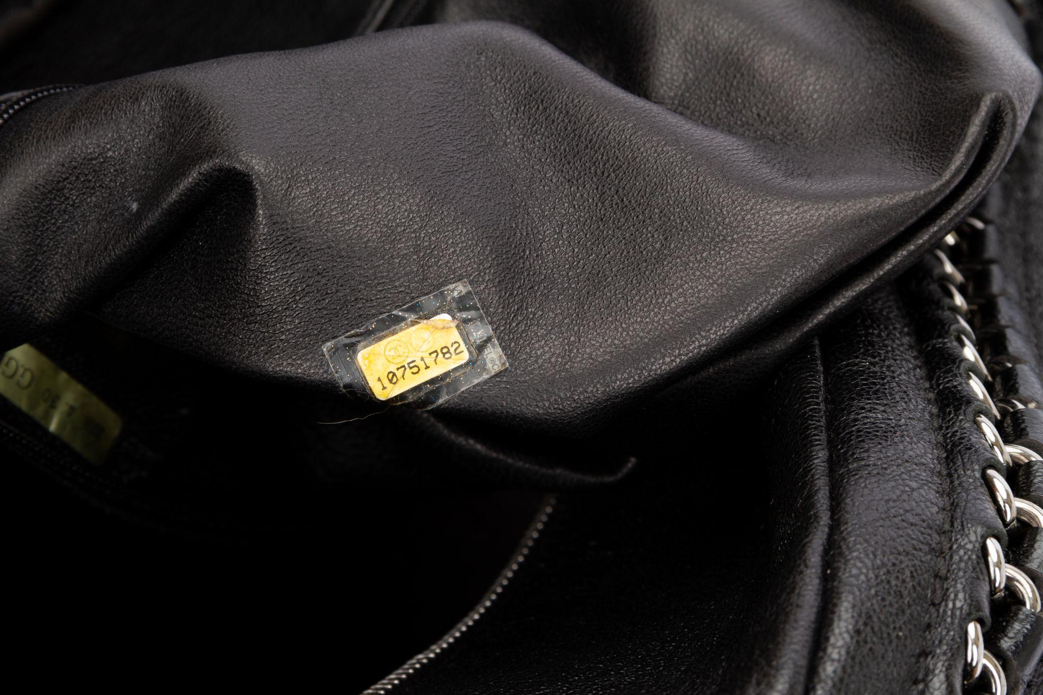 Chanel Black Luxe Ligne Bowler Bag 2