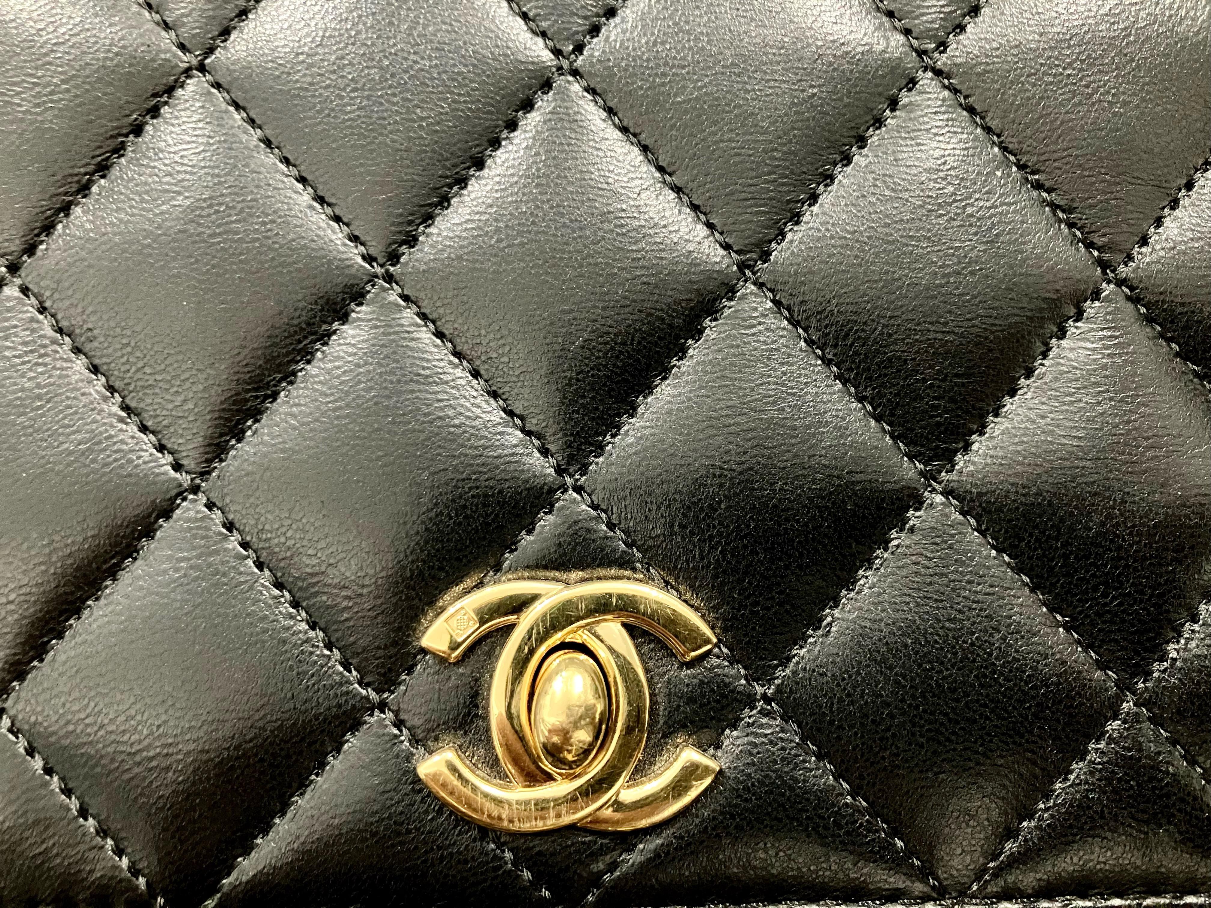 Noir Chanel - Sac en cuir Mademoiselle noir en vente