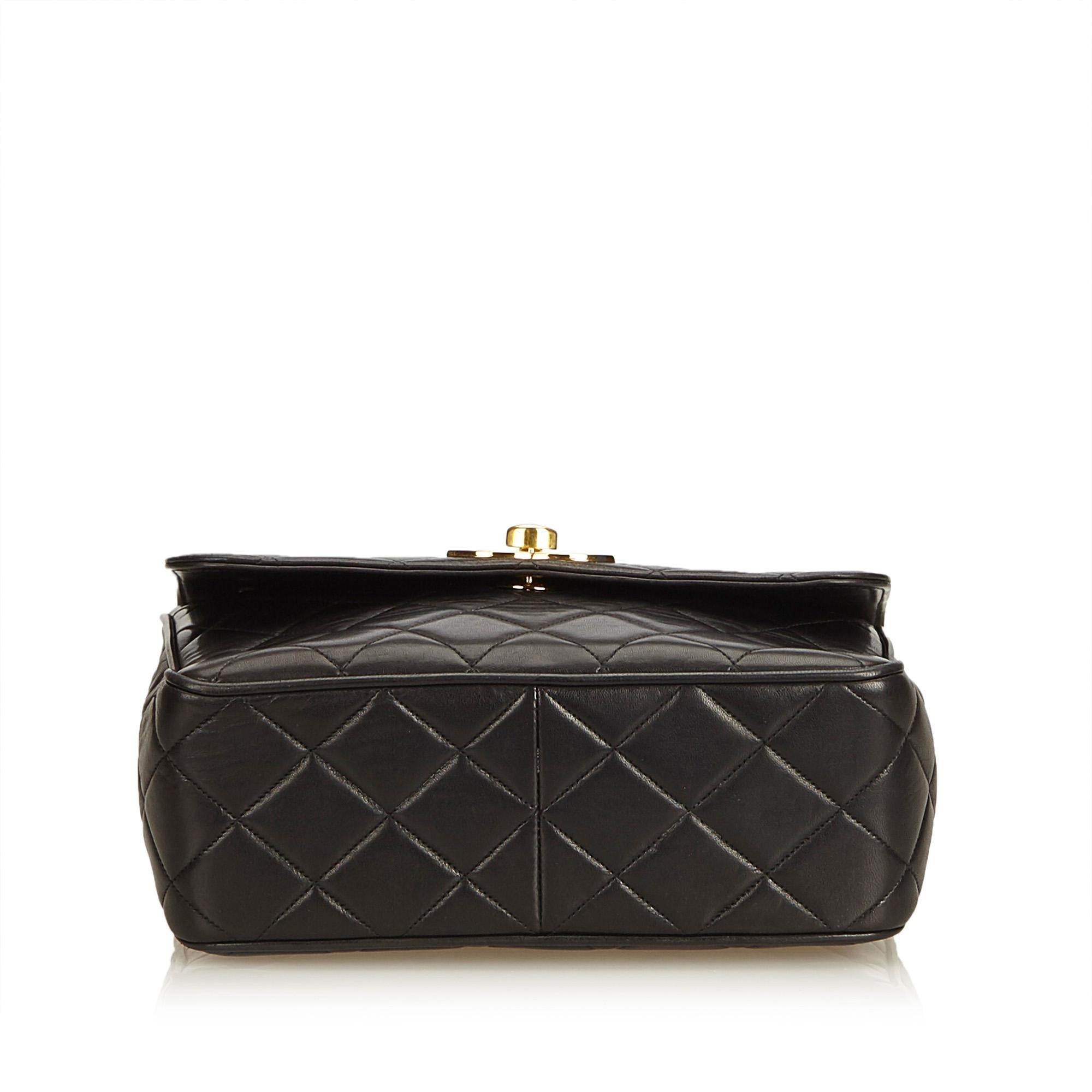 Women's Chanel Black Matelasse Lambskin Chain Crossbody Flap Bag For Sale