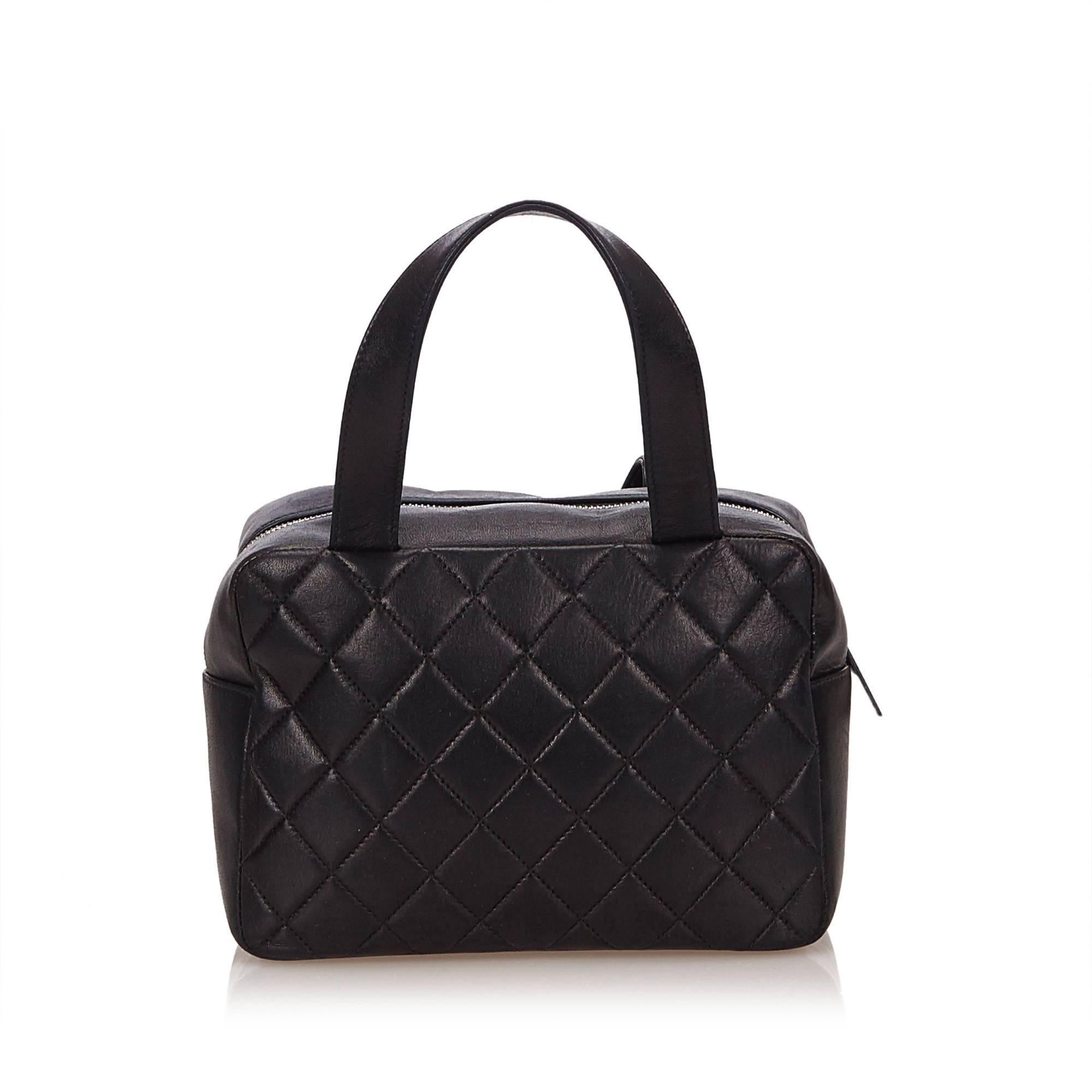 Chanel Black Matelasse Lambskin Leather Handbag In Good Condition For Sale In Orlando, FL