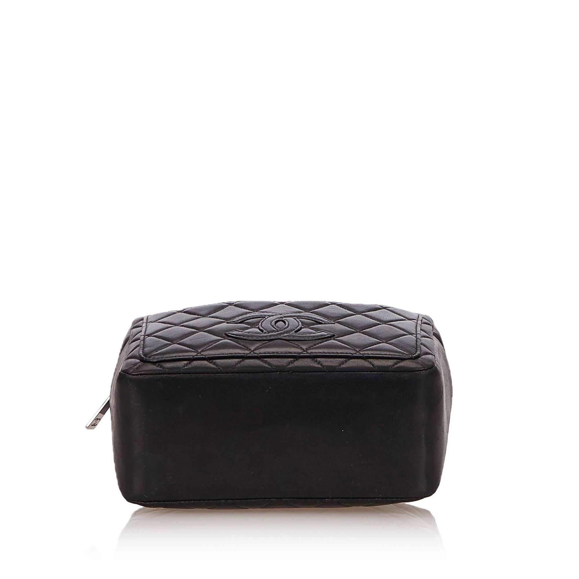 Women's or Men's Chanel Black Matelasse Lambskin Leather Handbag For Sale