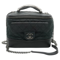 Chanel Negro Mate Acolchado Caviar Globo Trotter Neceser