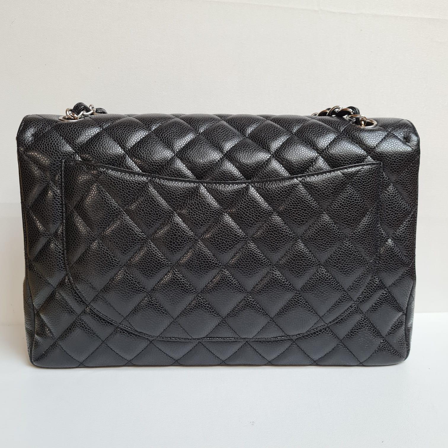 Chanel Black Maxi Caviar Leather Quilted Single Flap Bag In Good Condition In Jakarta, Daerah Khusus Ibukota Jakarta