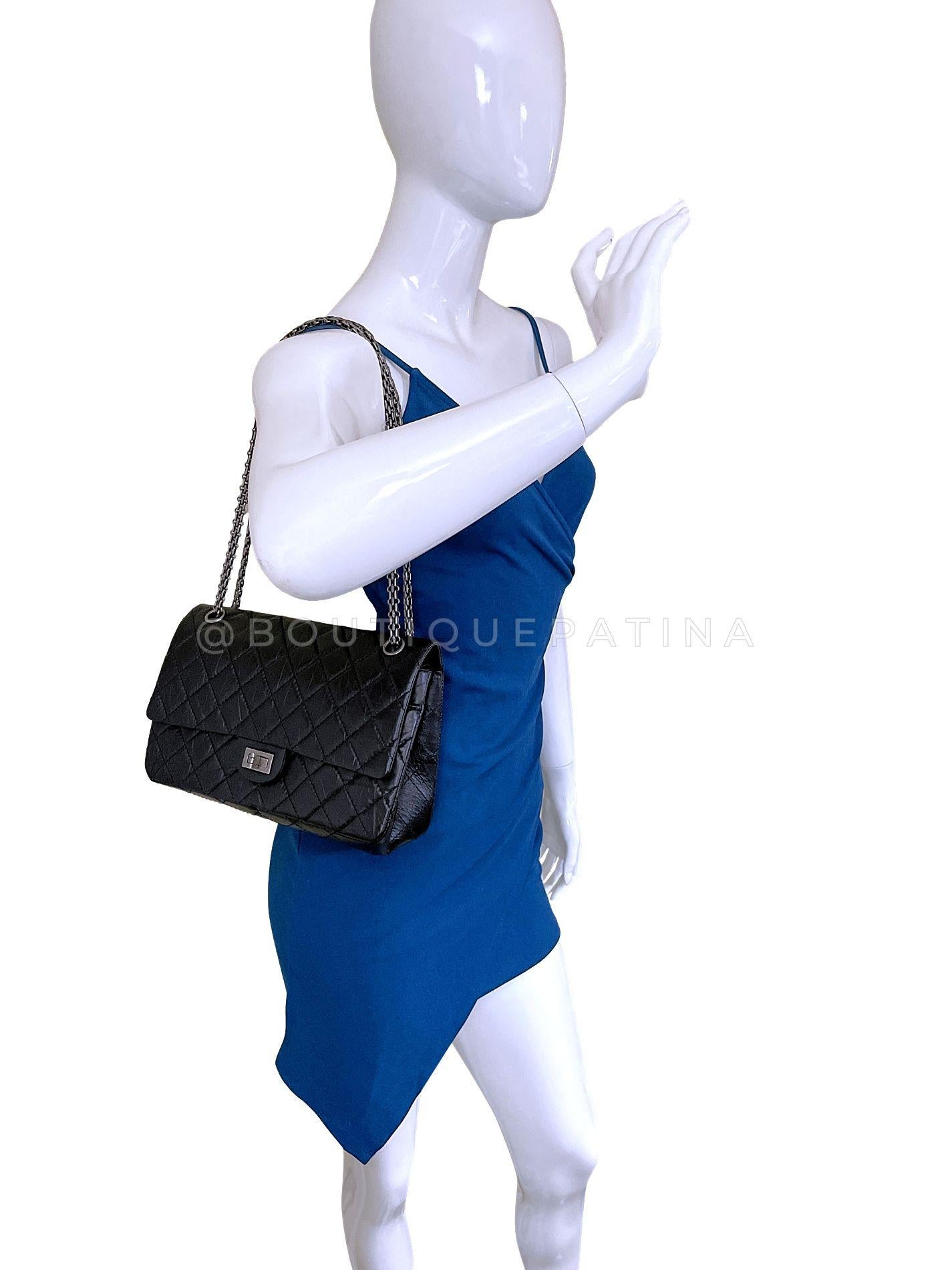 Chanel Black Medium 226 2.55 Reissue Classic Double Flap Bag RHW 66867 For Sale 10