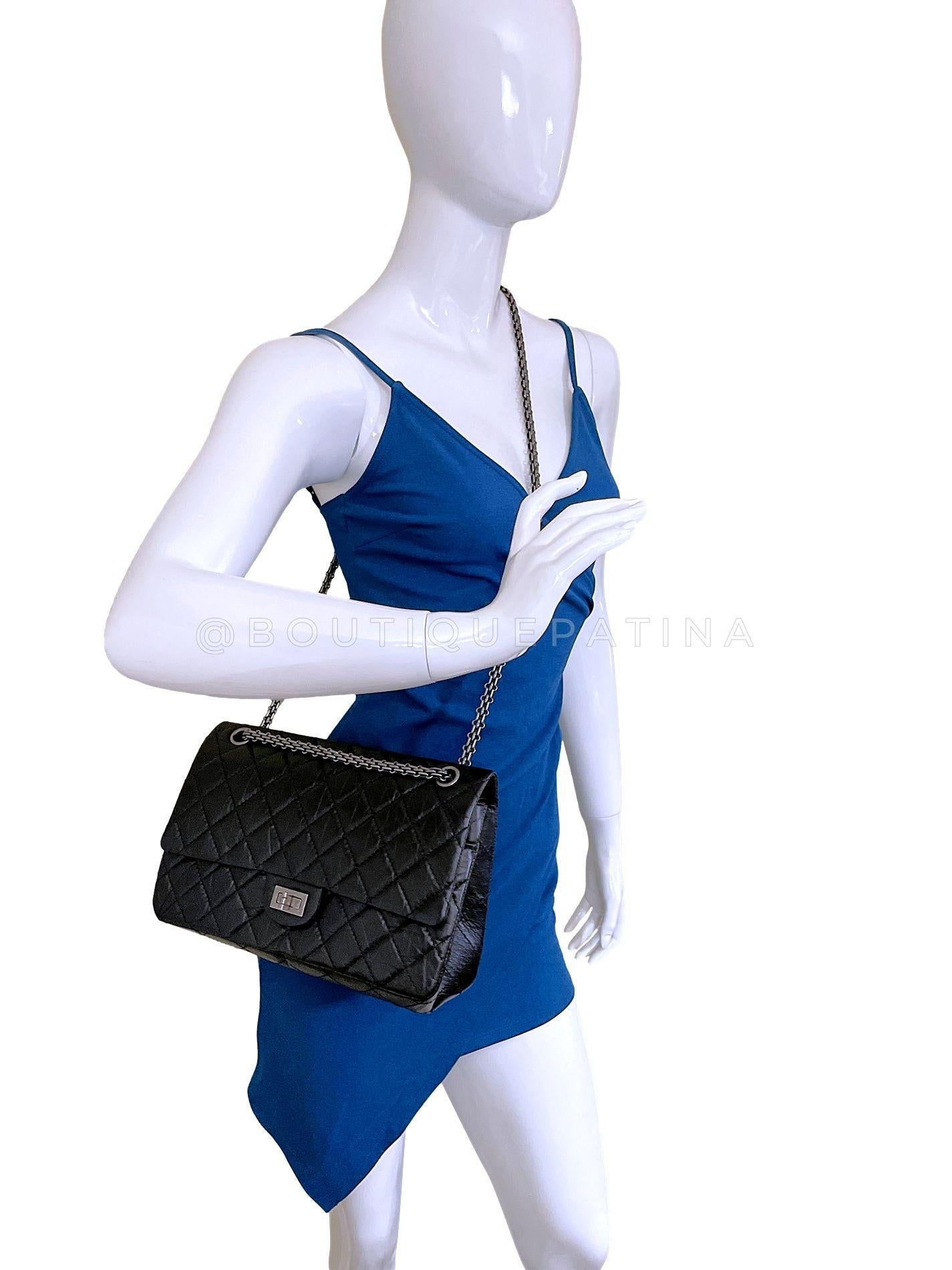 Chanel Black Medium 226 2.55 Reissue Classic Double Flap Bag RHW 66867 For Sale 11