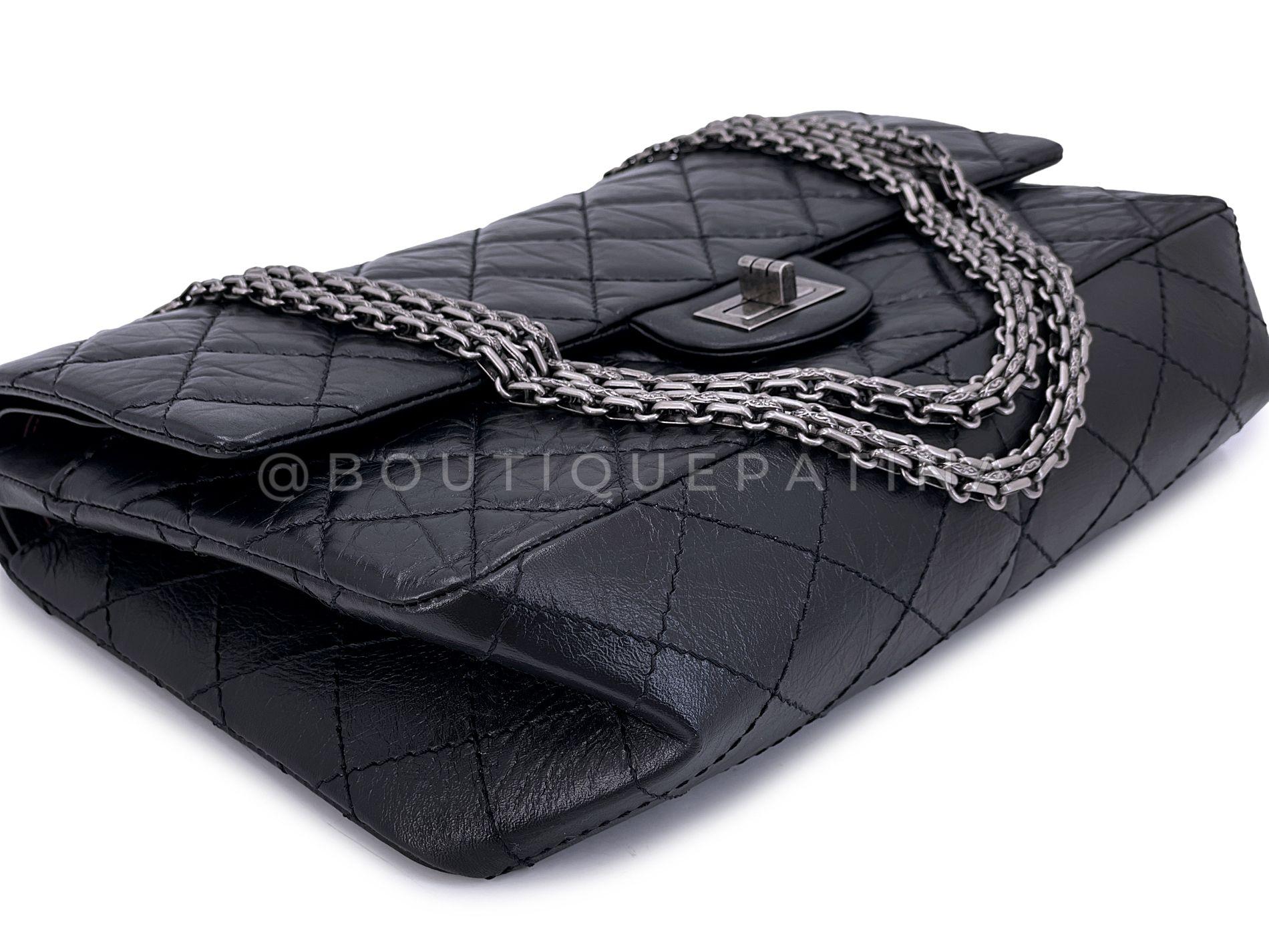 Chanel Black Medium 226 2.55 Reissue Classic Double Flap Bag RHW 66867 For Sale 4