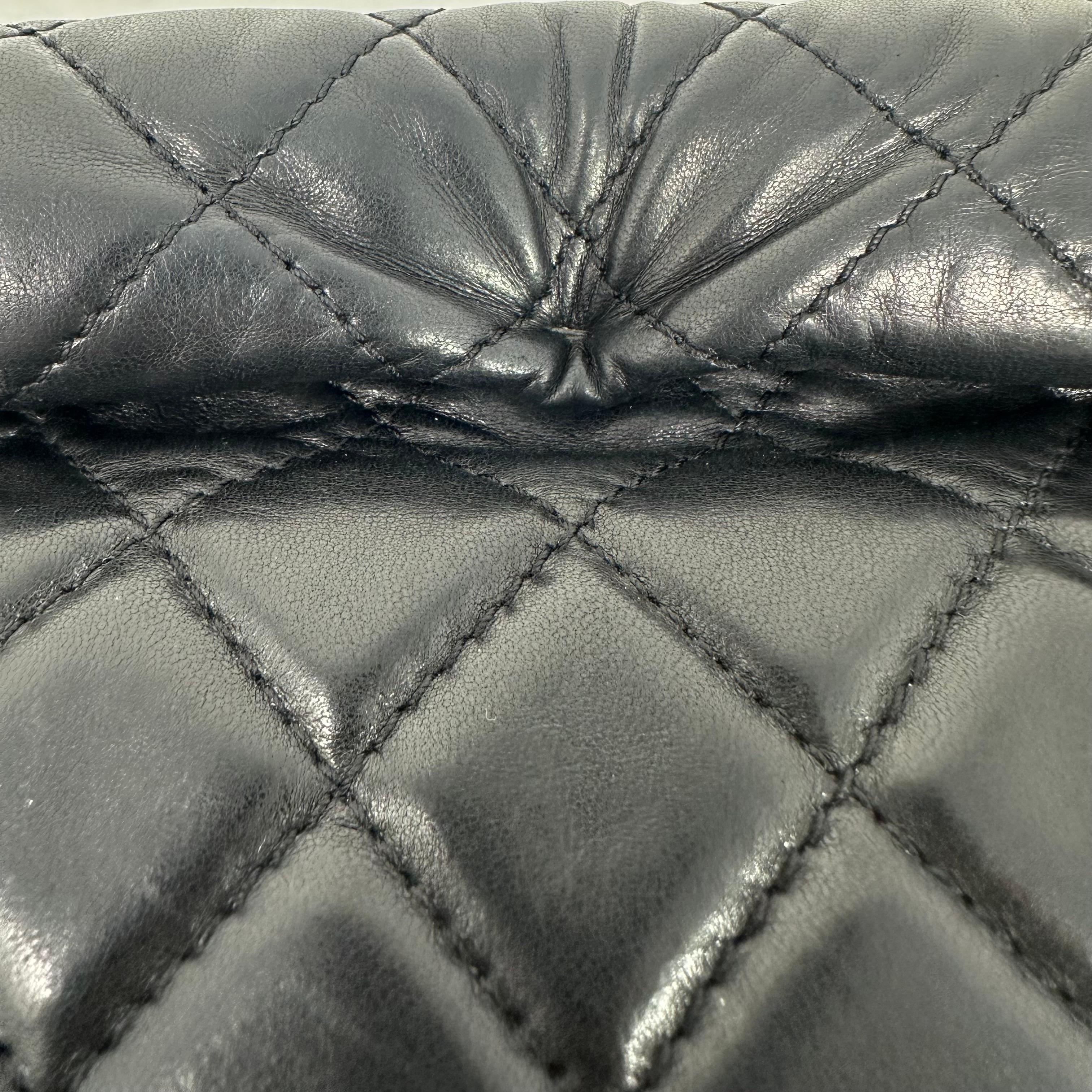 CHANEL Black Medium 2.55 Reissue Lambskin Leather Roll Clutch 2011 Runway For Sale 1