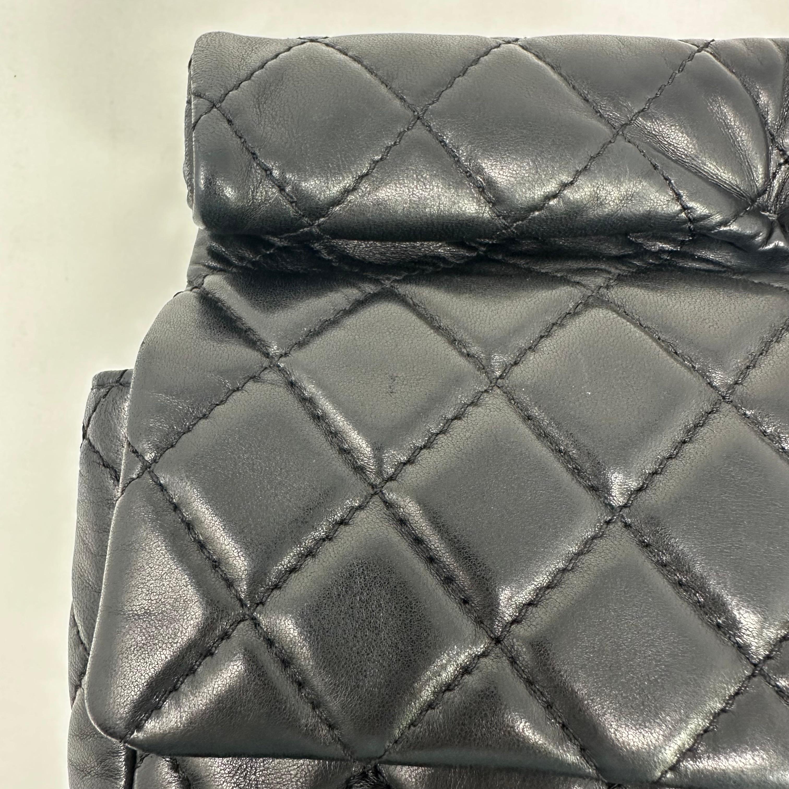 CHANEL Black Medium 2.55 Reissue Lambskin Leather Roll Clutch 2011 Runway For Sale 2