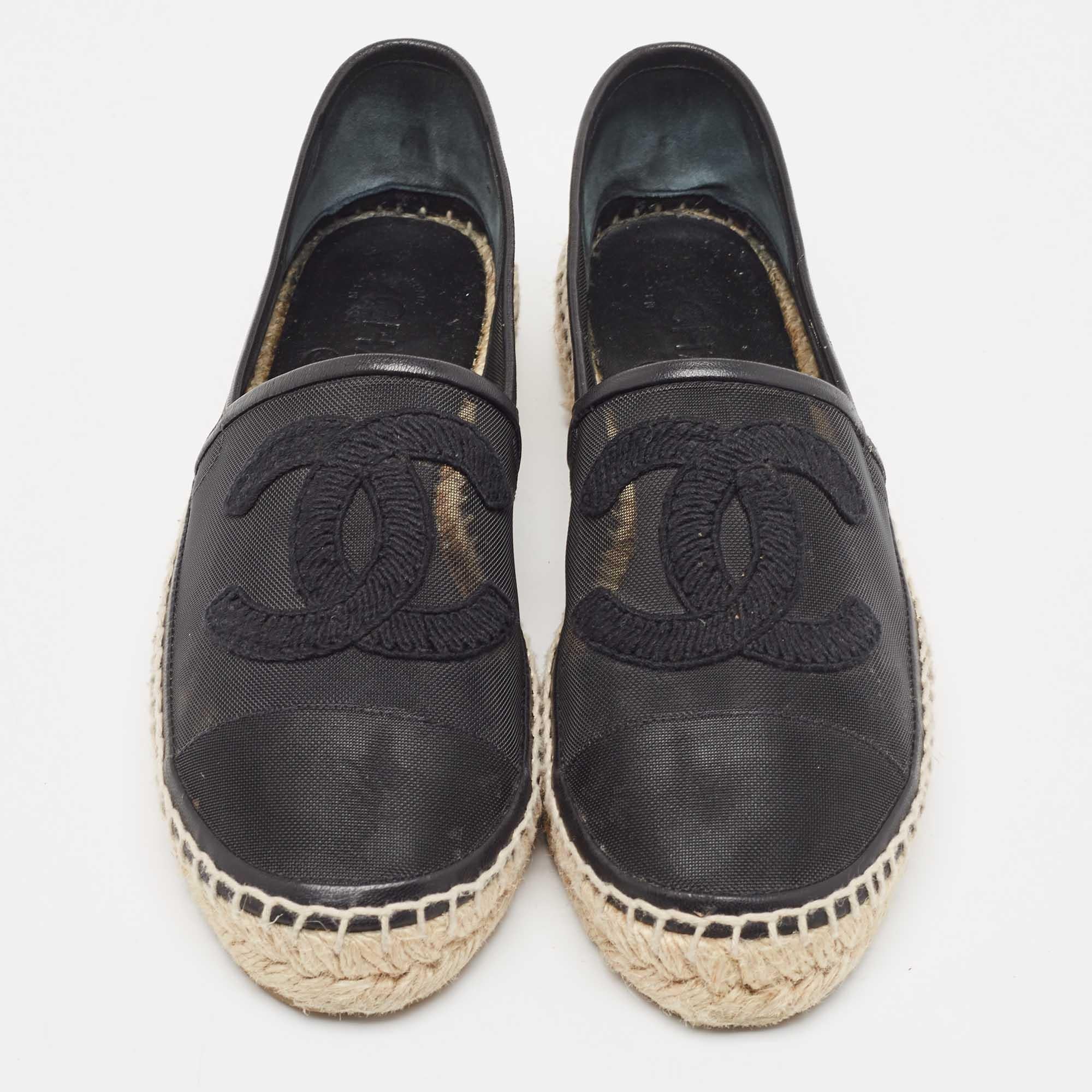 These designer espadrilles exude cool summer vibes while giving all the comfort to your feet. They bring along a well-built silhouette and the house's signature aesthetics. Wear them with anything: jeans, dresses, shorts.

