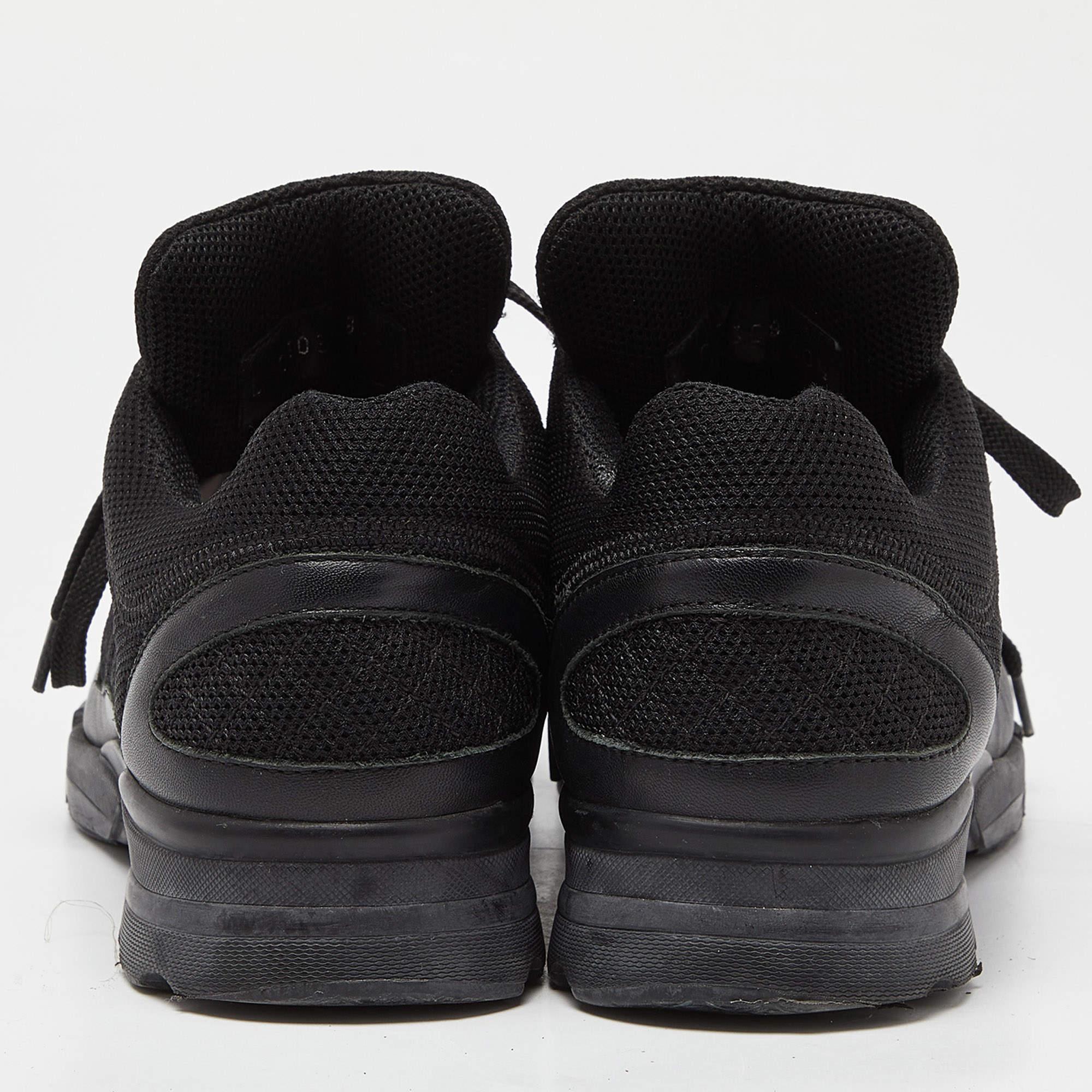 Chanel Black Mesh and Leather Low Top Sneakers Size 40.5 For Sale 1